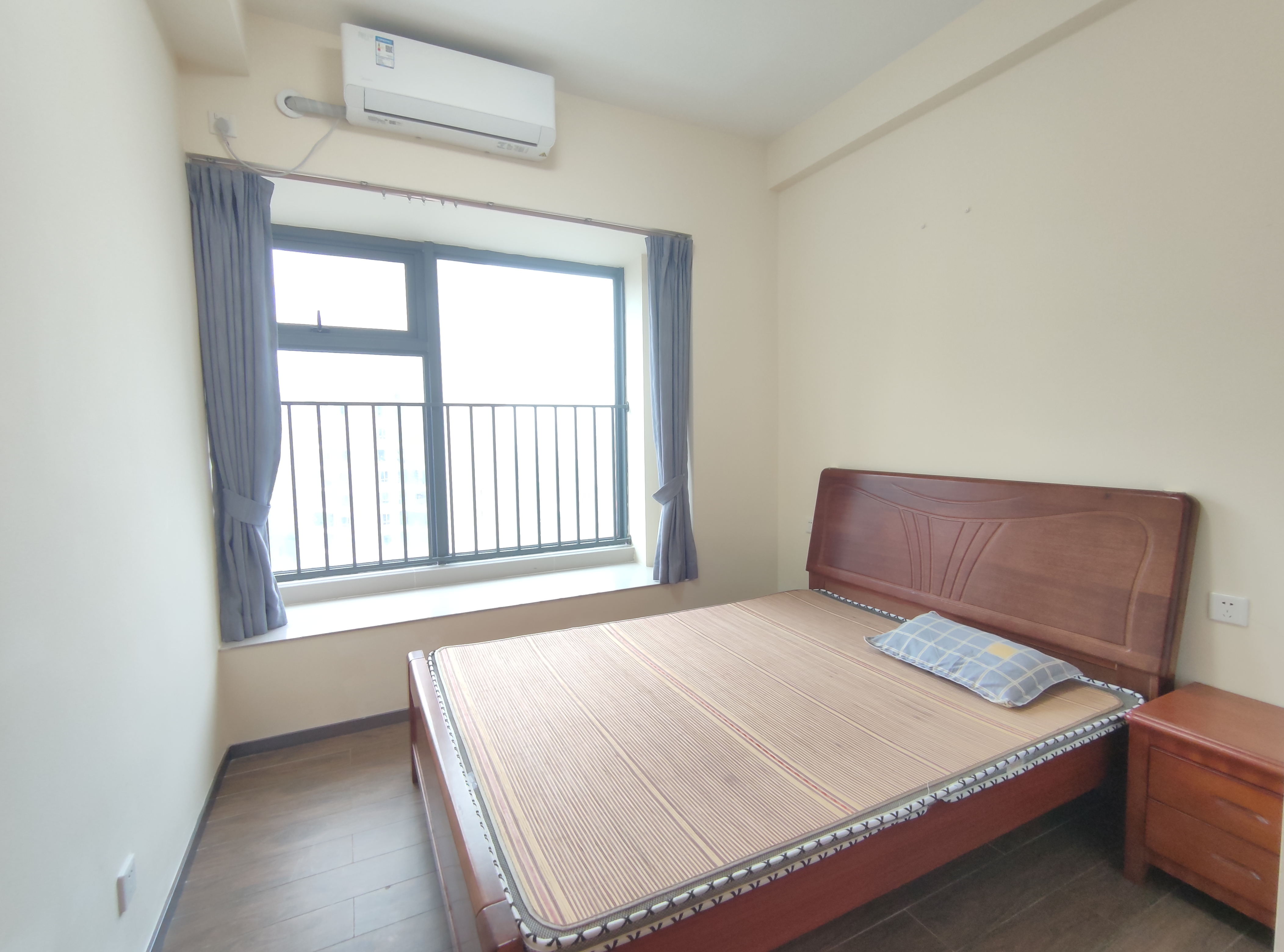 滨江海岸三期  3室2厅2卫   2800.00元/月室内图
