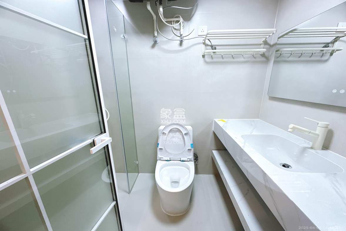 华润置地中心  1室1厅1卫    2600.0元/月 华润置地中心  1室1厅1卫    2600.0元/月室内图