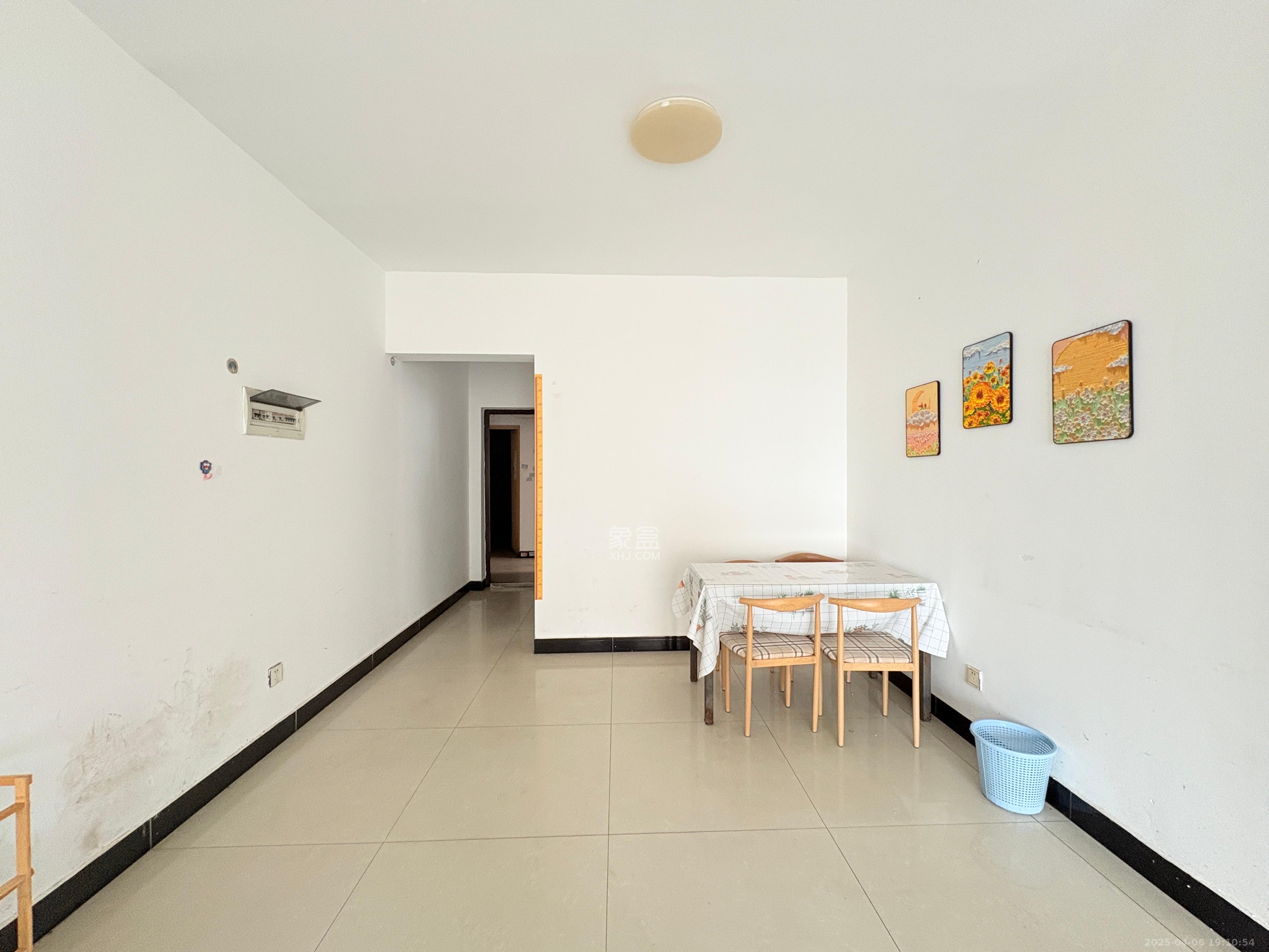 明天一城 1室2厅1卫 1350.0元/月 明天一城 1室2厅1卫 1350.0元/月室内图