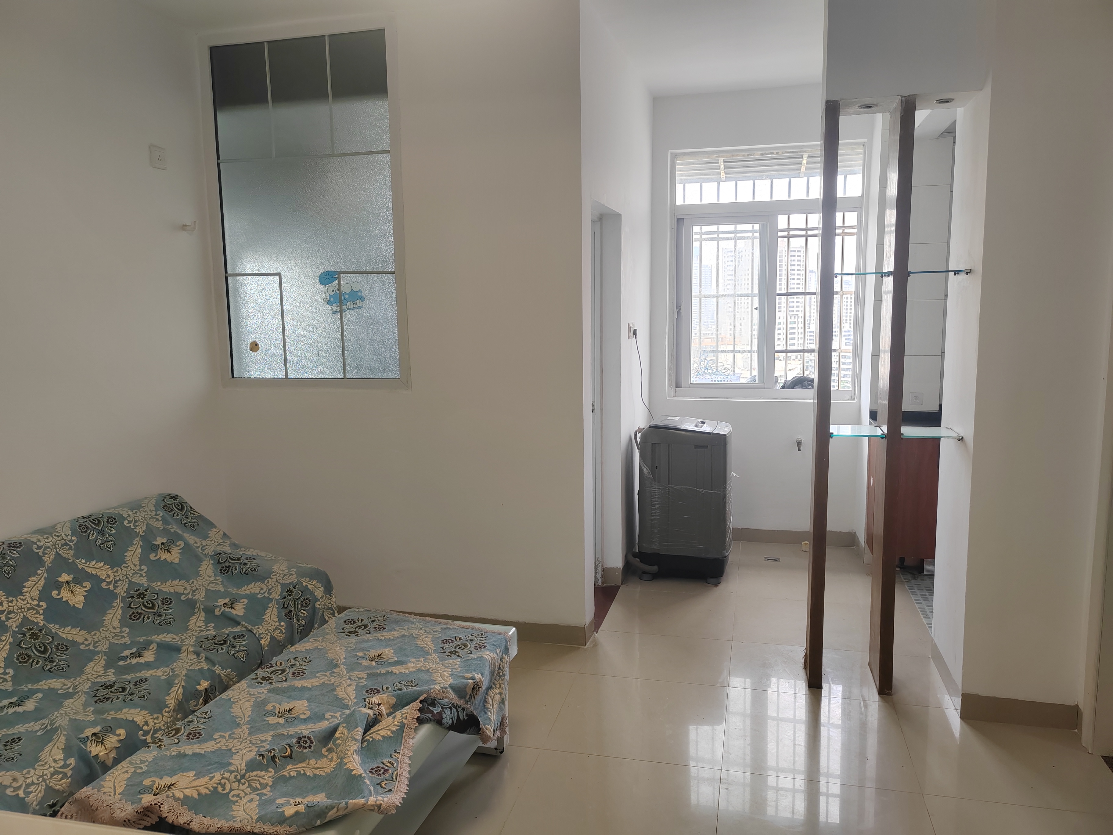 滨海新都 1室1厅1卫 53.0万 滨海新都 1室1厅1卫 53.0万客厅