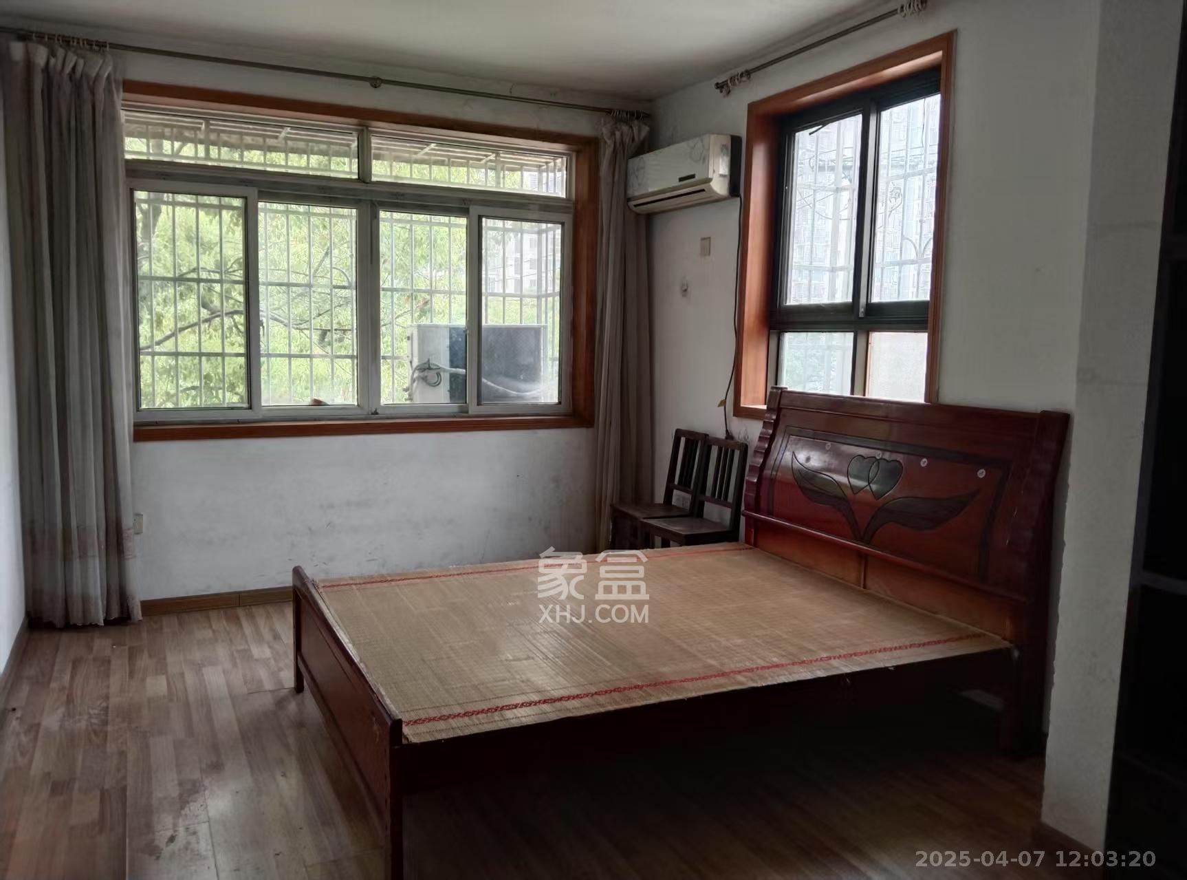 省建材机械厂宿舍 3室2厅1卫 1600.0元/月 省建材机械厂宿舍 3室2厅1卫 1600.0元/月室内图