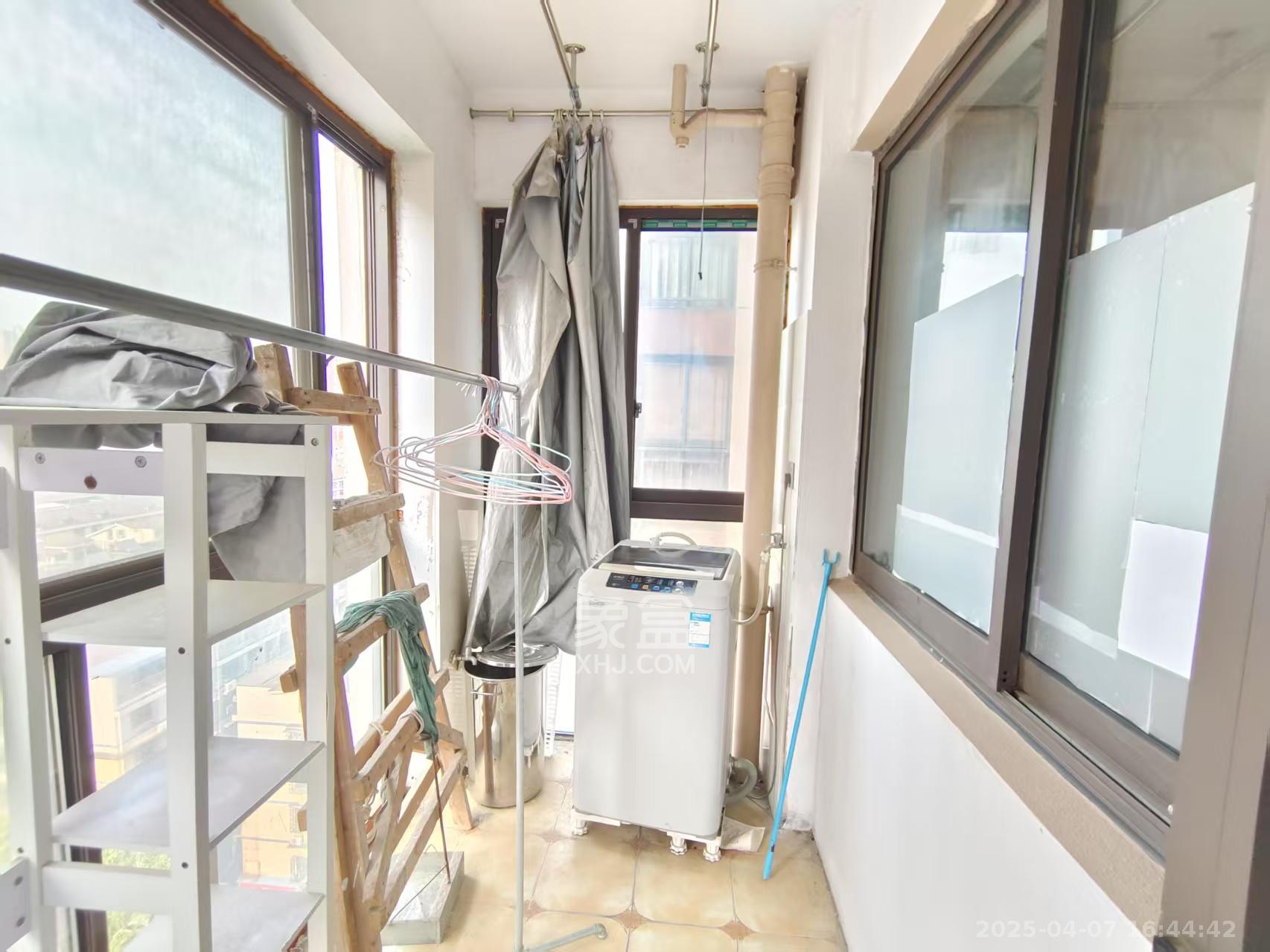 旭辉华庭 3室2厅2卫 1650.0元/月 旭辉华庭 3室2厅2卫 1650.0元/月室内图