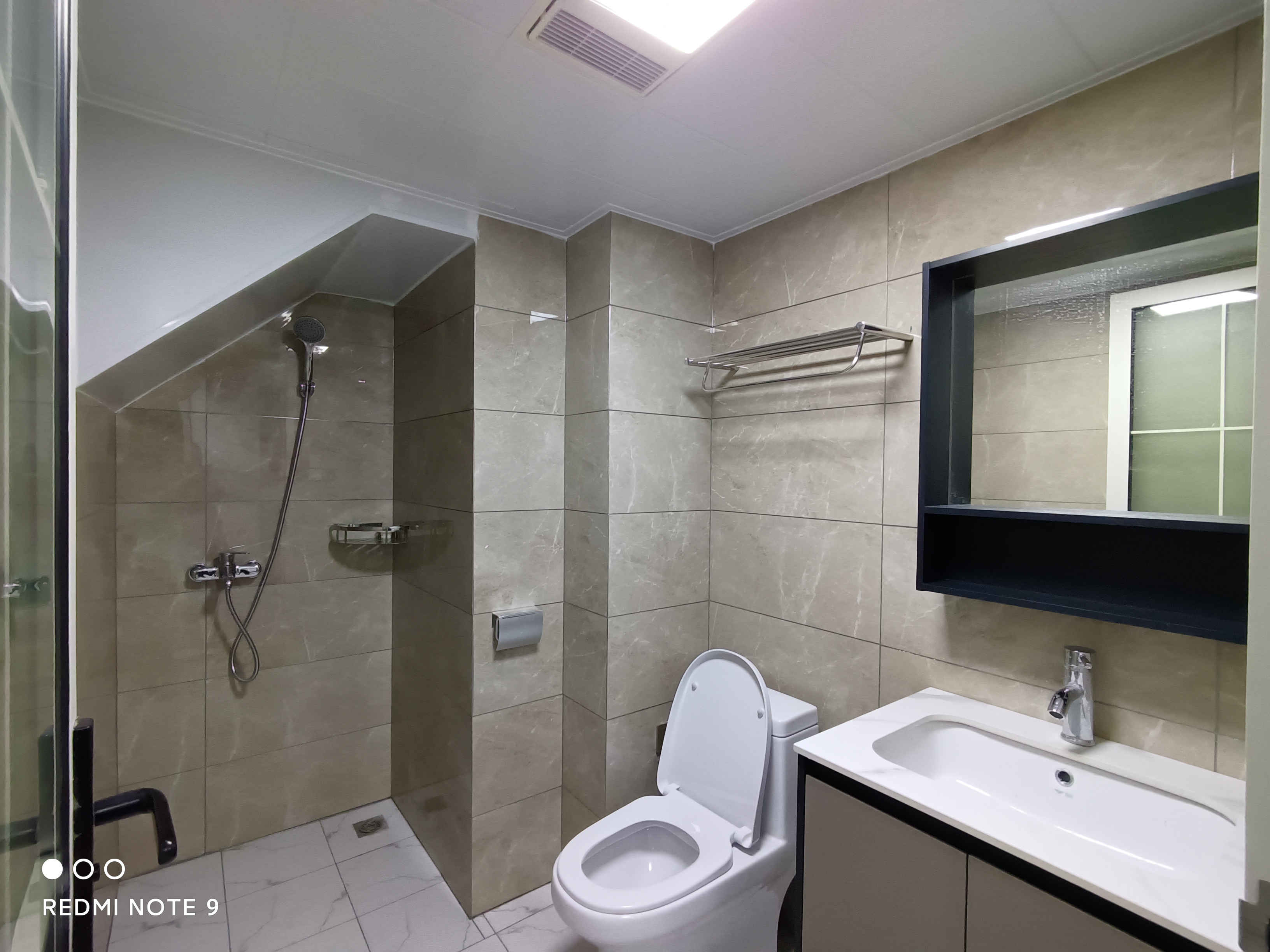 青春里 1室0厅0卫 1800.0元/月 青春里 1室0厅0卫 1800.0元/月室内图