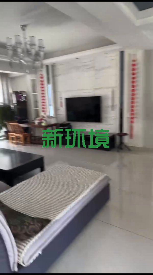 锦绣边城  4室2厅2卫   81.00万客厅