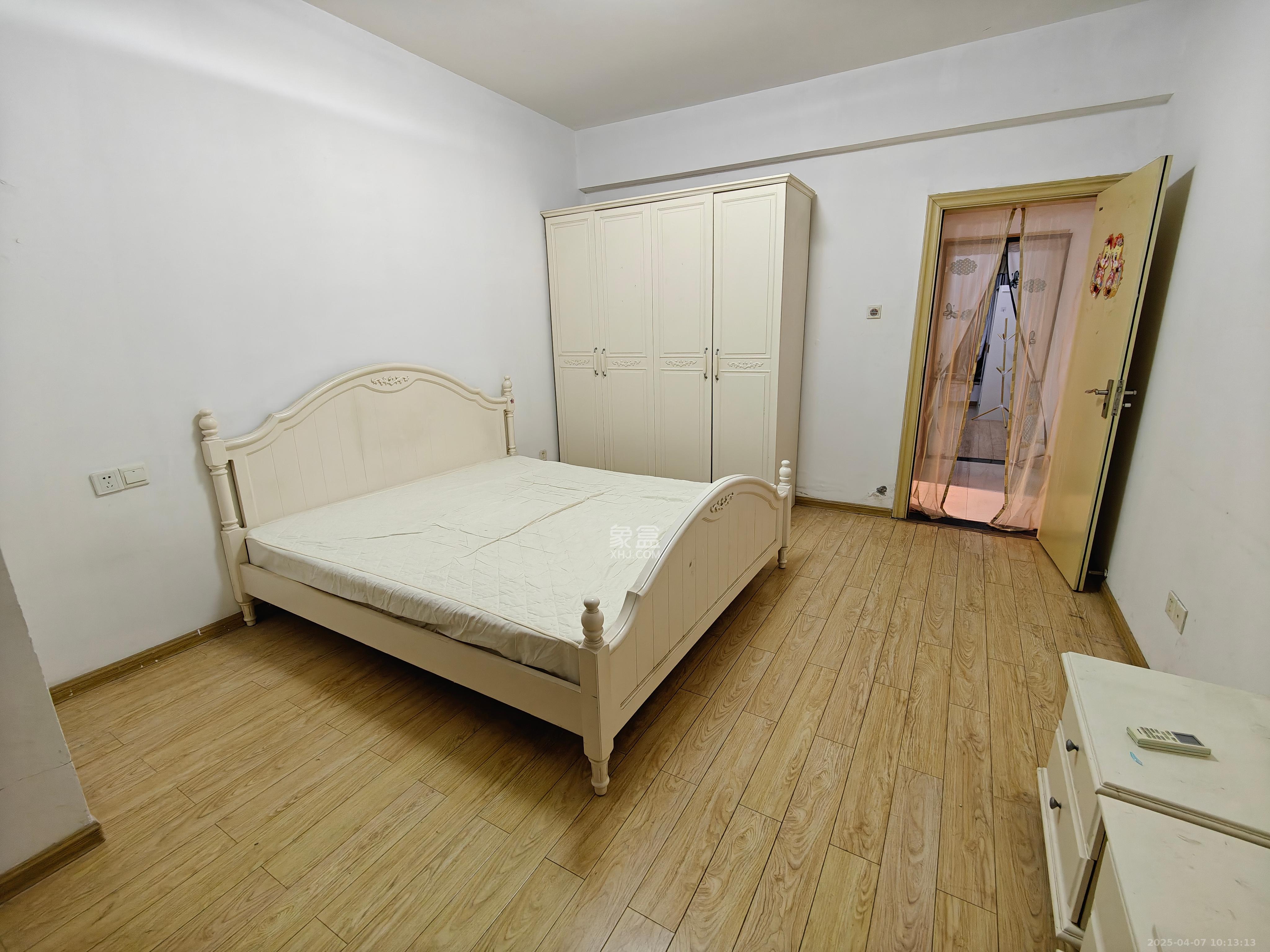 望兴景园一期 3室2厅1卫 2600.0元/月 望兴景园一期 3室2厅1卫 2600.0元/月室内图