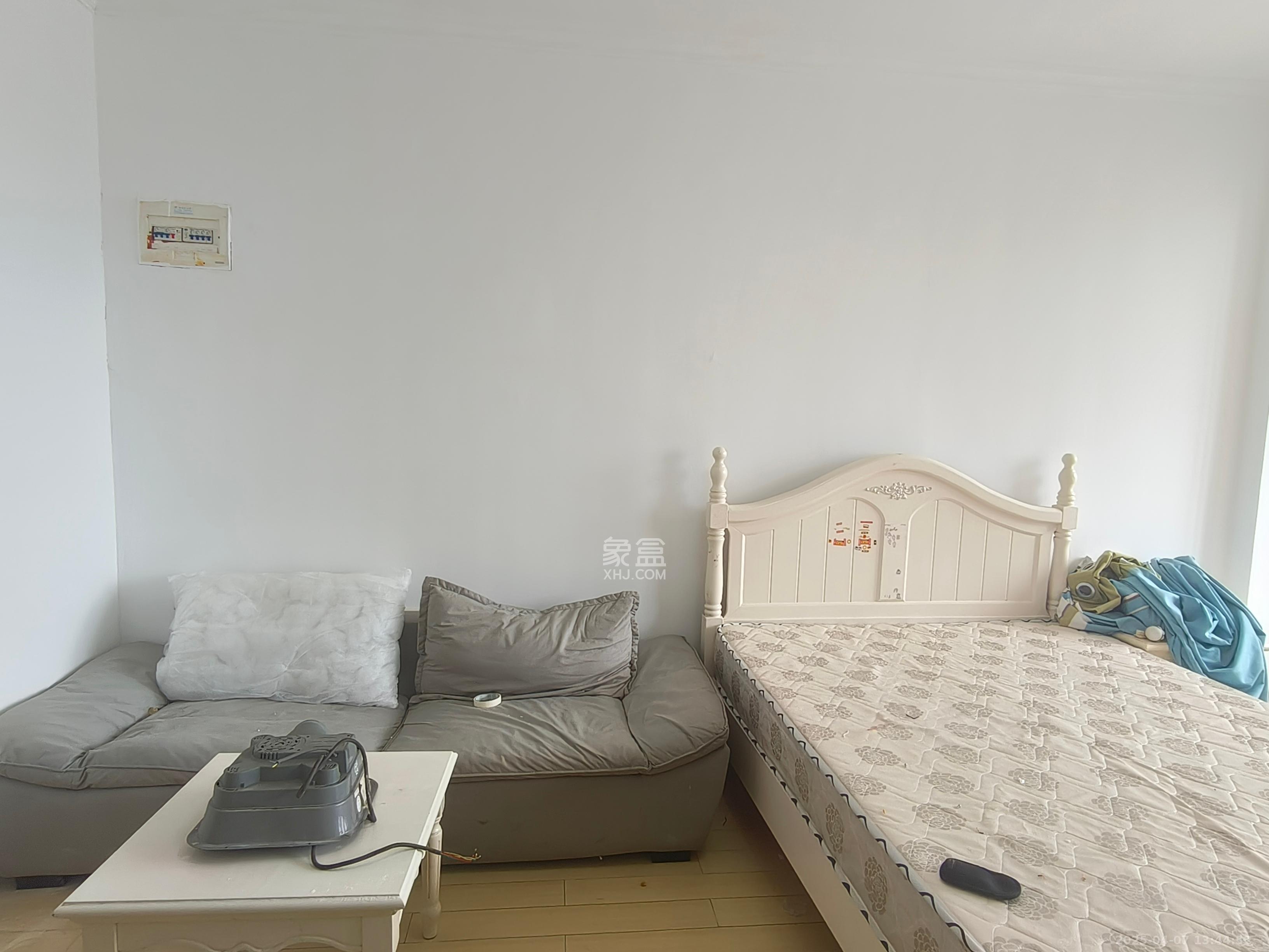 万科城市花园 1室1厅1卫 1350.0元/月 万科城市花园 1室1厅1卫 1350.0元/月室内图