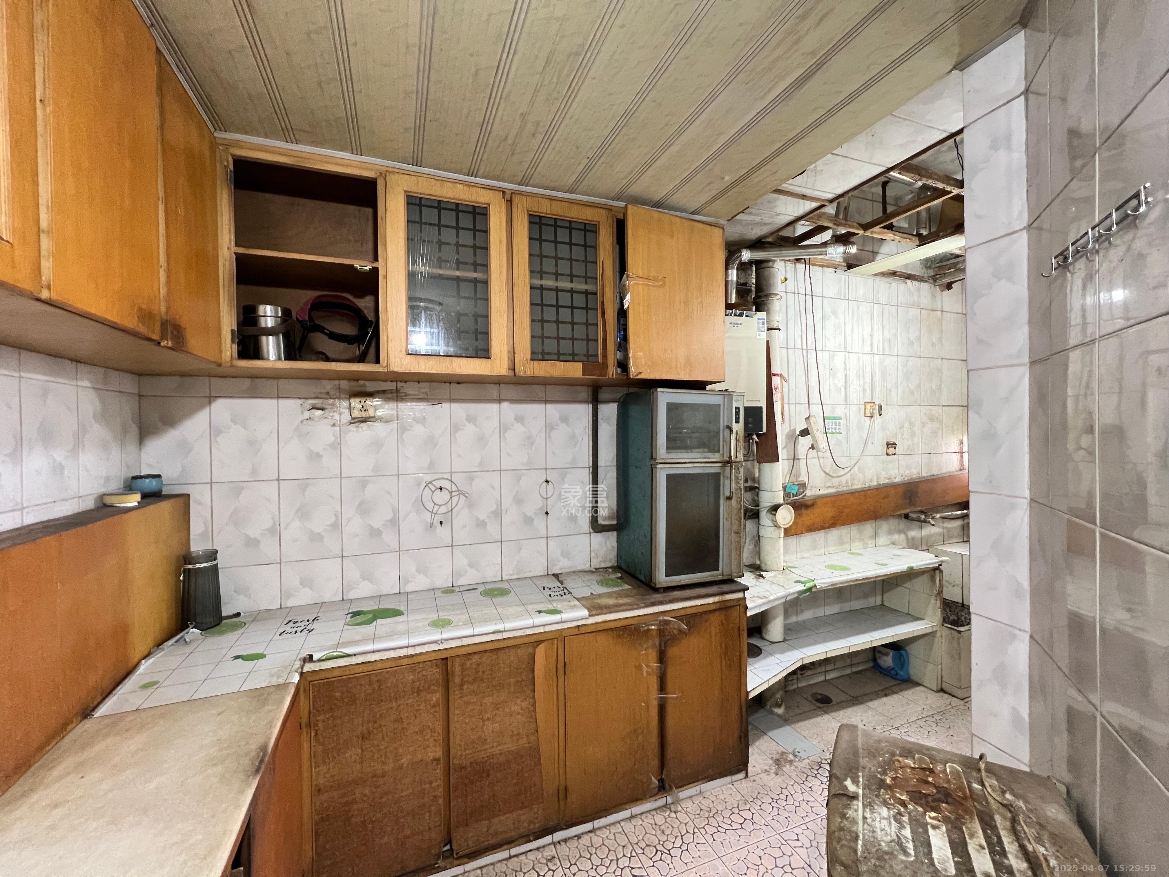 市建委宿舍 3室2厅1卫 2000.0元/月 市建委宿舍 3室2厅1卫 2000.0元/月室内图