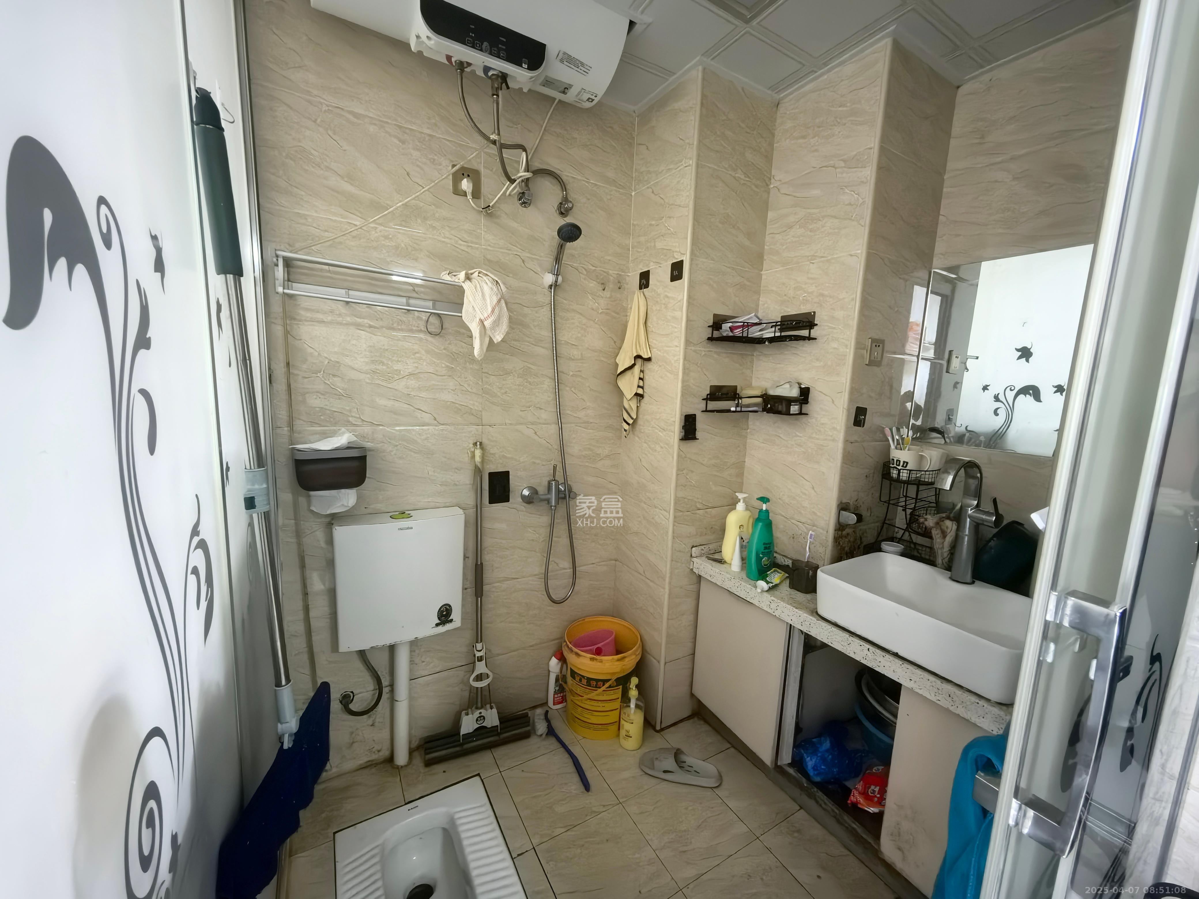 金茂梅溪湖  2室2厅1卫    1700.0元/月 金茂梅溪湖  2室2厅1卫    1700.0元/月室内图