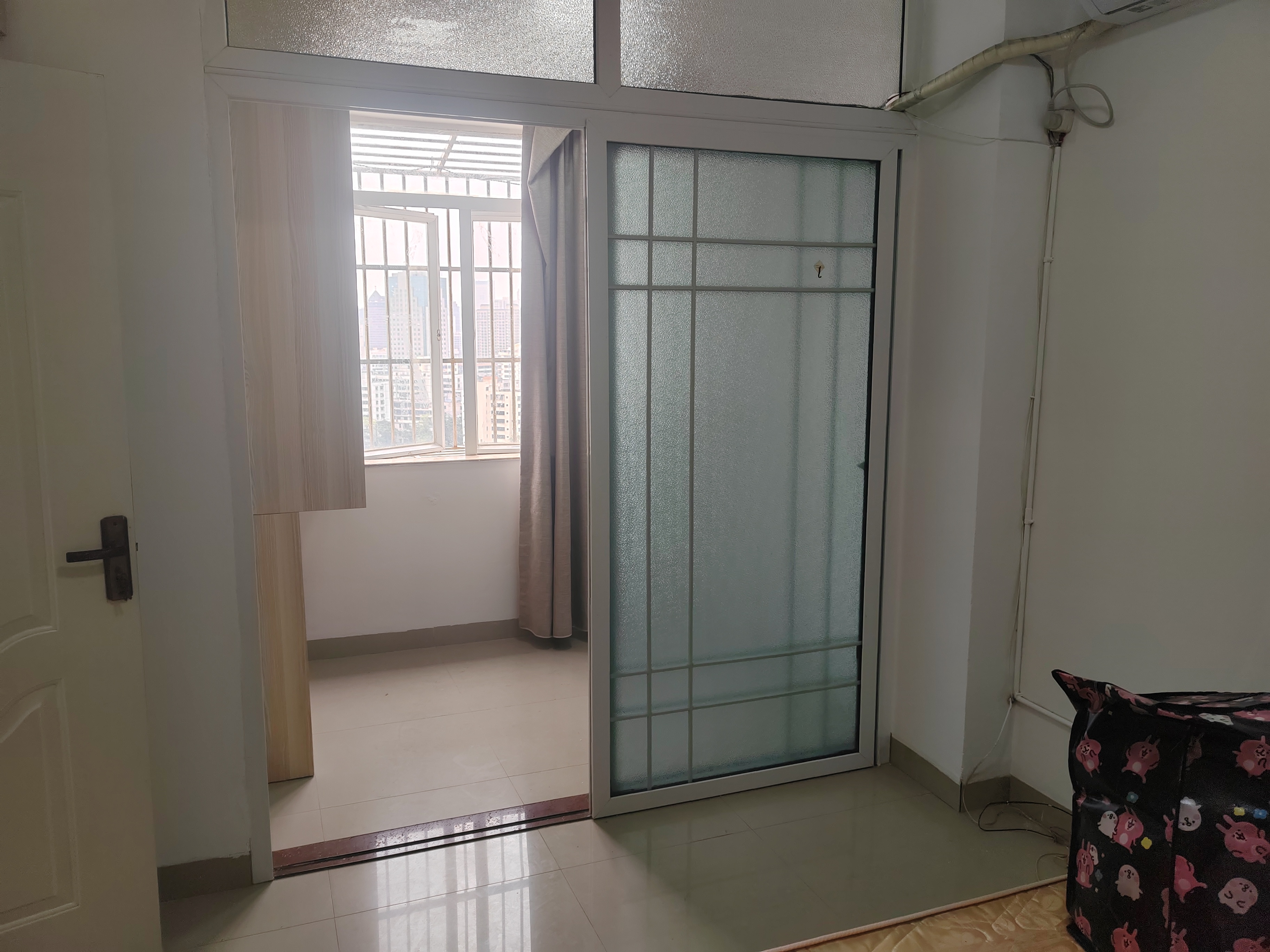 滨海新都 1室1厅1卫 53.0万 滨海新都 1室1厅1卫 53.0万卧室