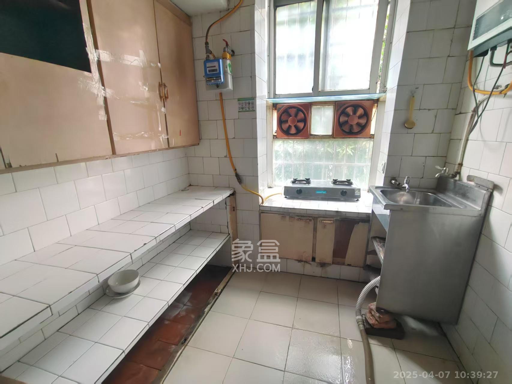 厚生里 4室1厅1卫 1500.0元/月 厚生里 4室1厅1卫 1500.0元/月室内图