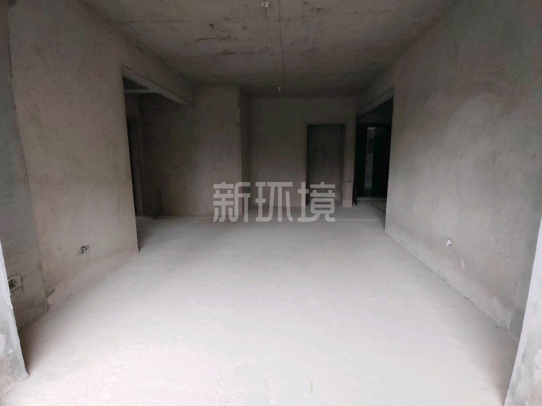 江与城  4室2厅2卫   110.00万客厅