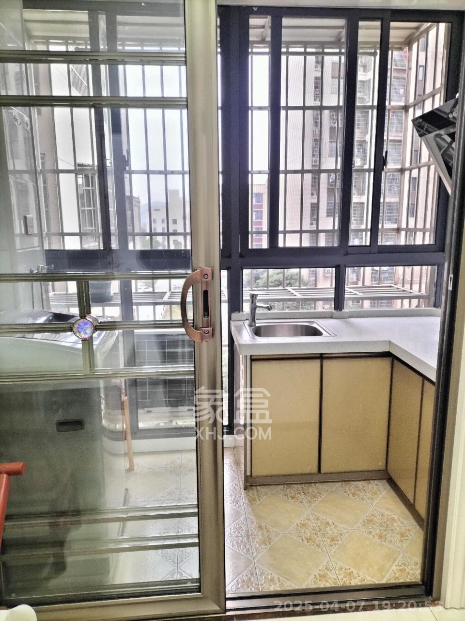 嘉顺苑 1室1厅1卫 1100.0元/月 嘉顺苑 1室1厅1卫 1100.0元/月室内图