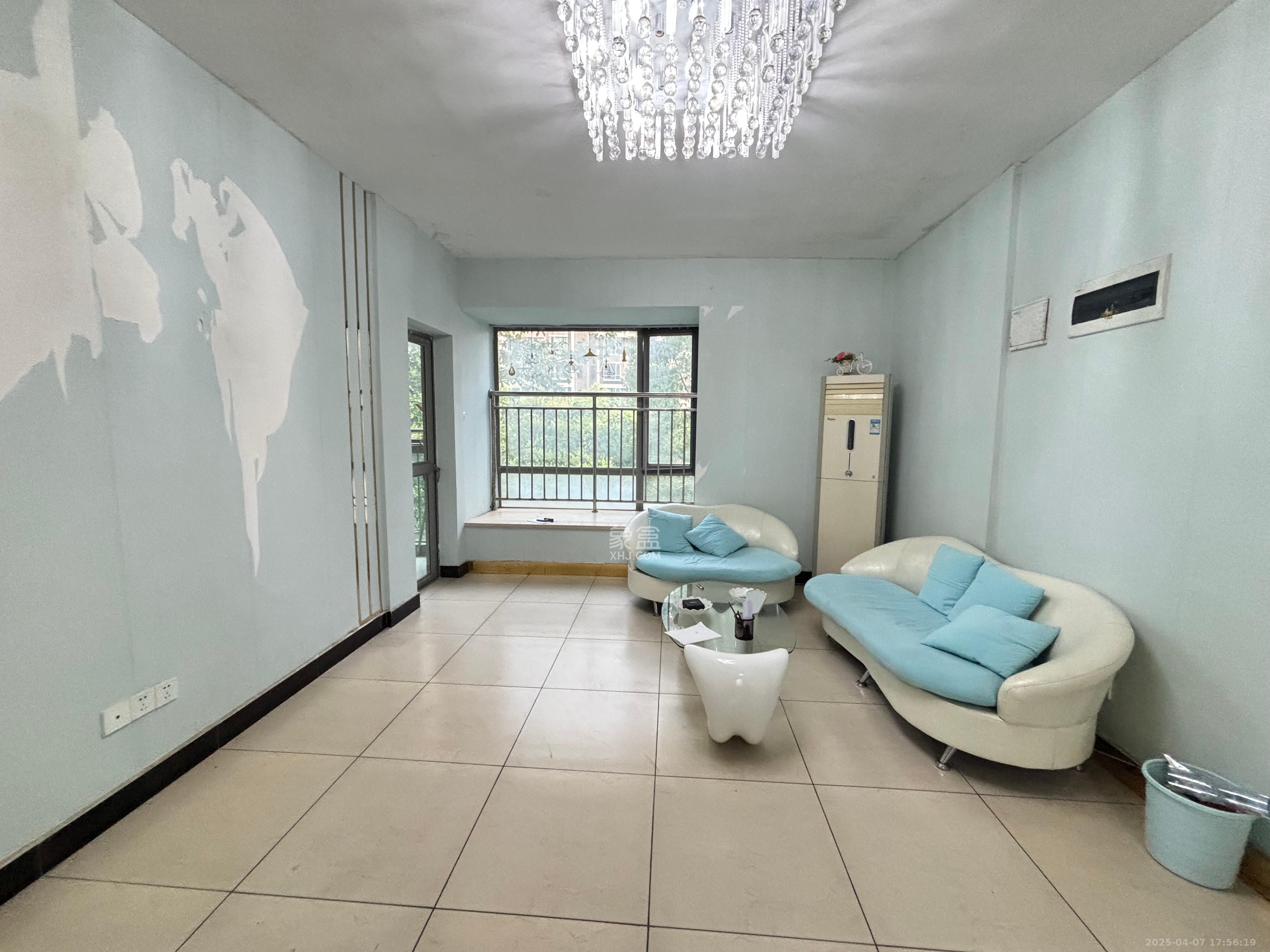 新城新世界一二三期 2室2厅1卫 2500.0元/月 新城新世界一二三期 2室2厅1卫 2500.0元/月室内图