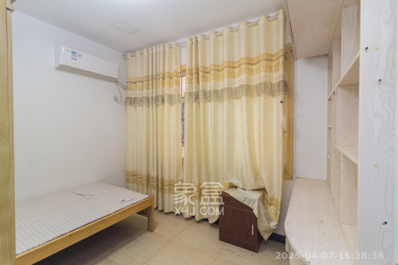 圣力华苑 2室2厅1卫 1400.0元/月 圣力华苑 2室2厅1卫 1400.0元/月室内图