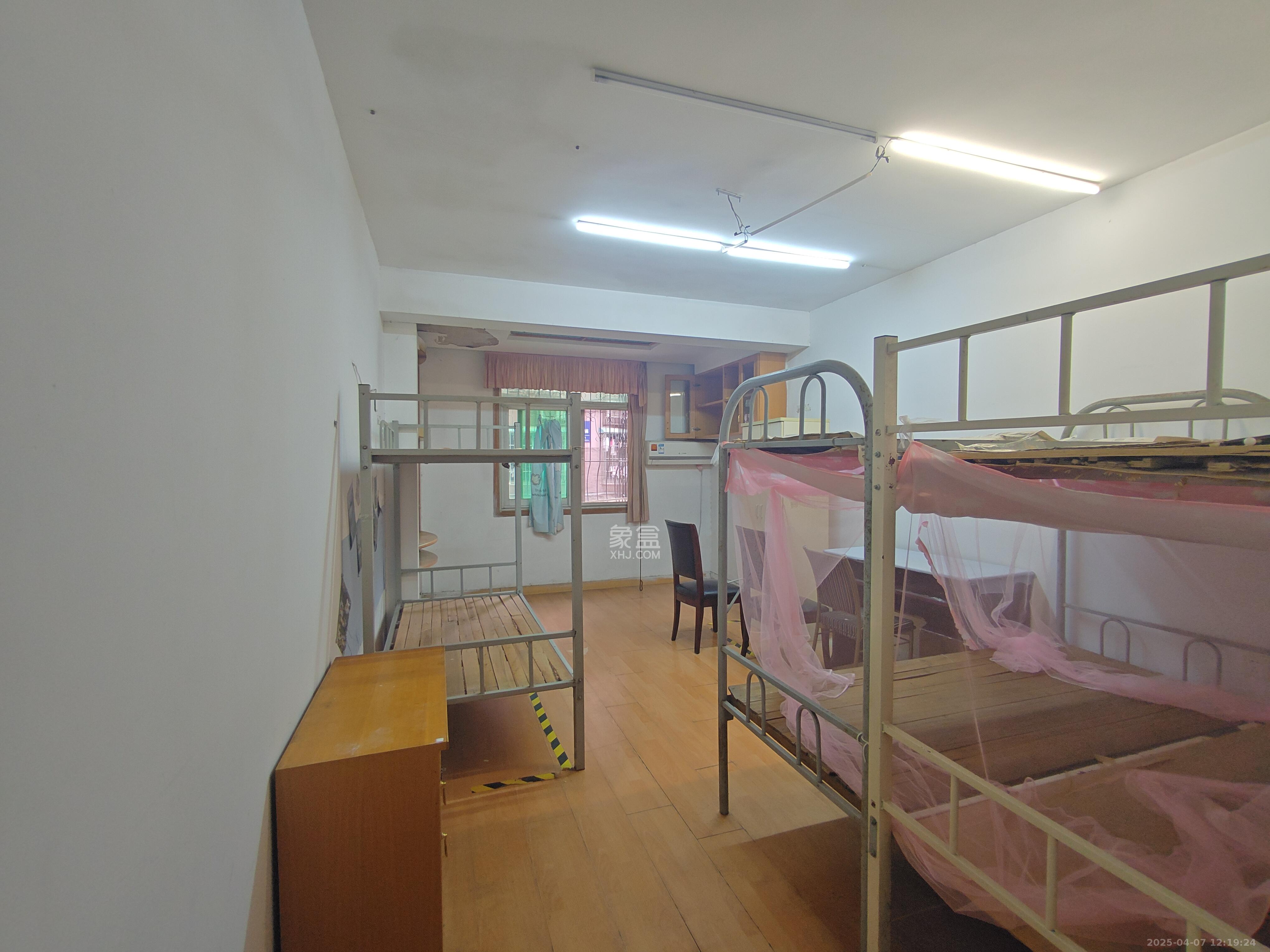 虹嘉花园(虹嘉园小区) 3室2厅2卫 2700.0元/月 虹嘉花园(虹嘉园小区) 3室2厅2卫 2700.0元/月室内图