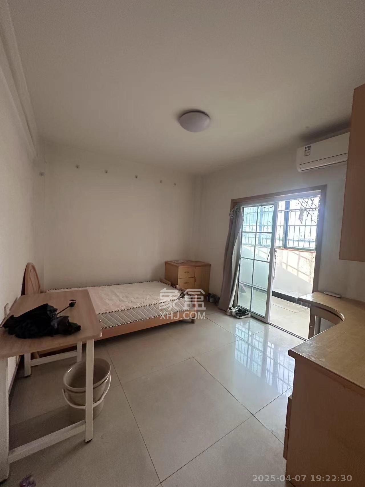 金苑商住楼  3室2厅2卫   2800.00元/月