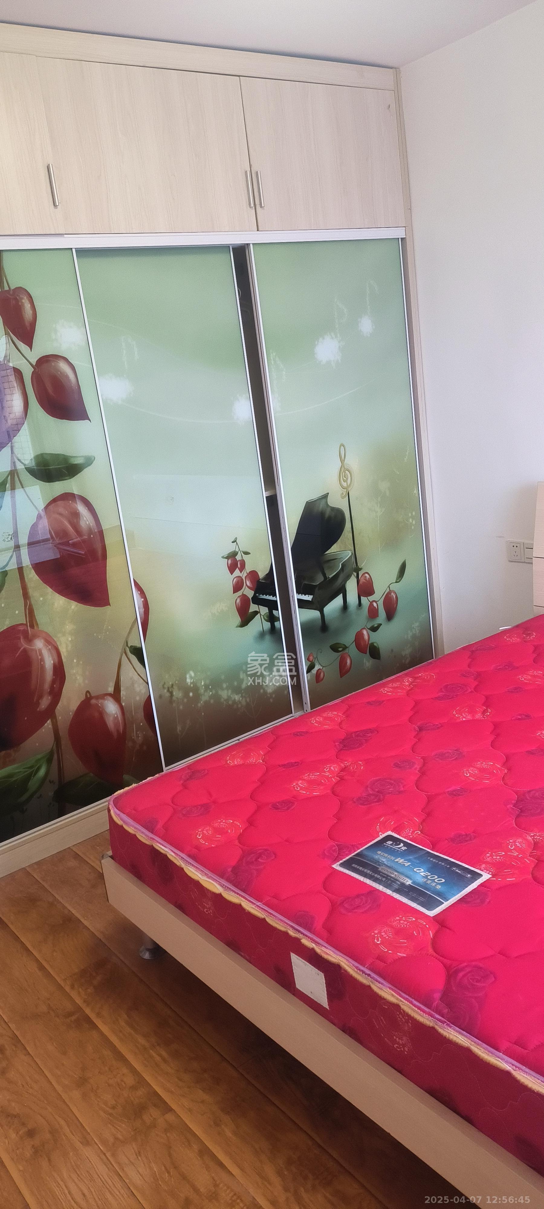 东业苹果社区  2室2厅1卫    1700.0元/月 东业苹果社区  2室2厅1卫    1700.0元/月室内图