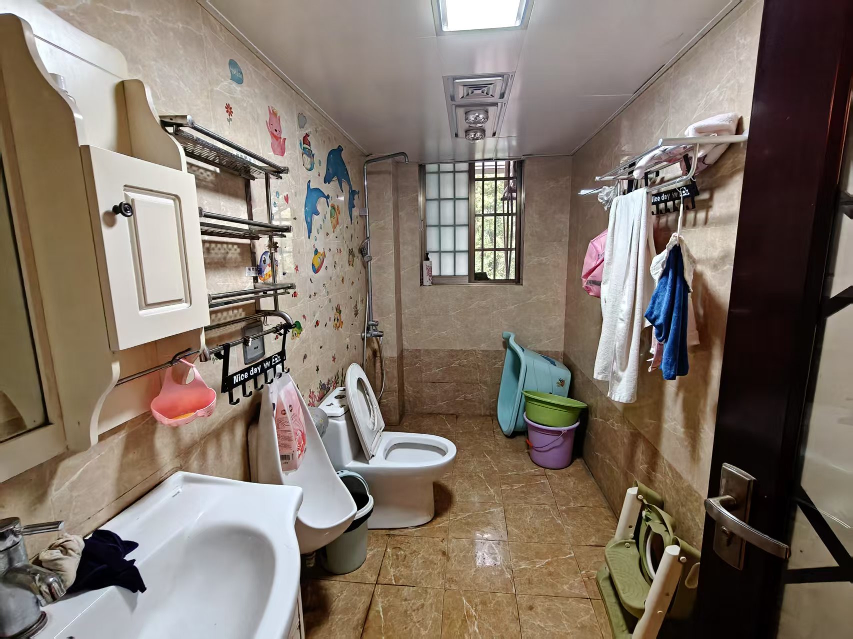 三星西街(三星摩托车城) 4室2厅2卫 2200.0元/月 三星西街(三星摩托车城) 4室2厅2卫 2200.0元/月室内图