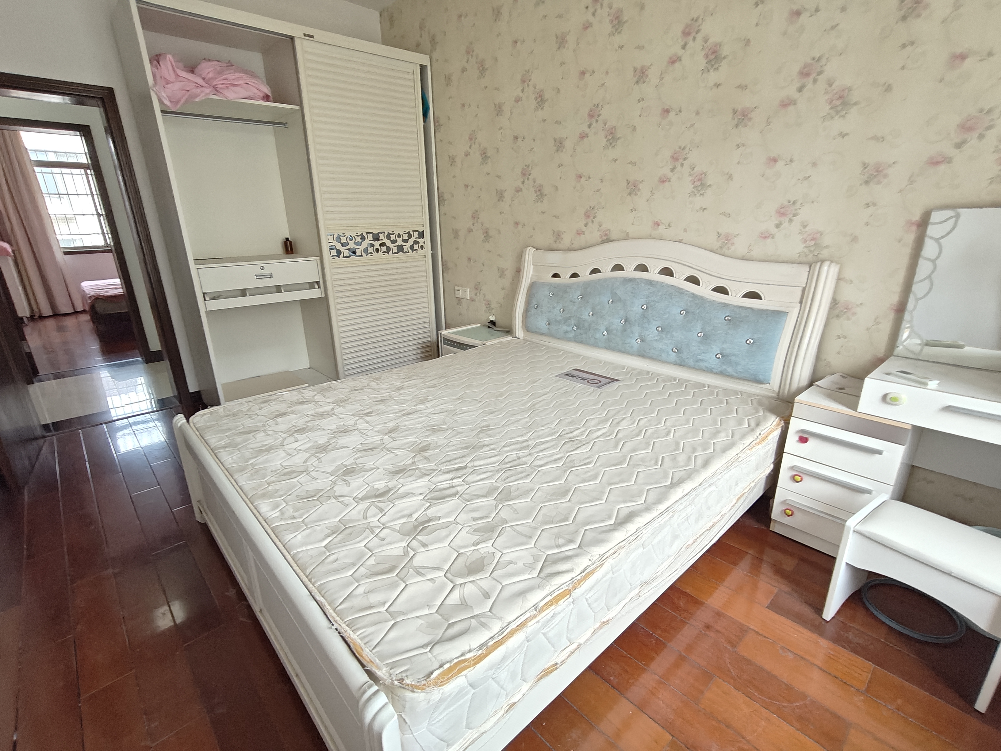 泽云佳园 3室2厅2卫 1700.0元/月 泽云佳园 3室2厅2卫 1700.0元/月室内图