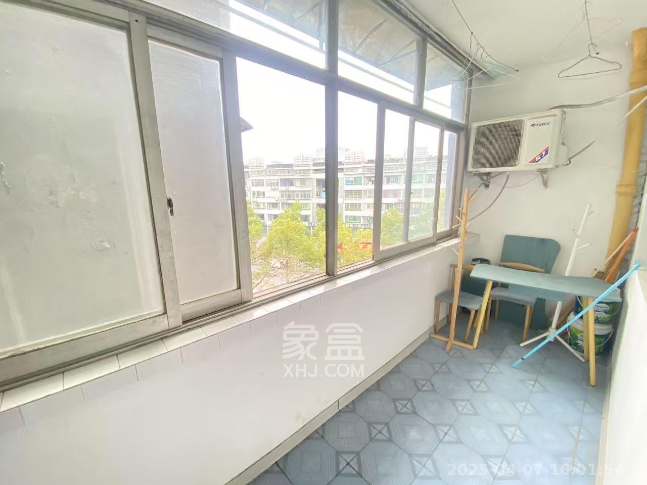 高正街税务局宿舍  2室1厅1卫   2200.00元/月室内图