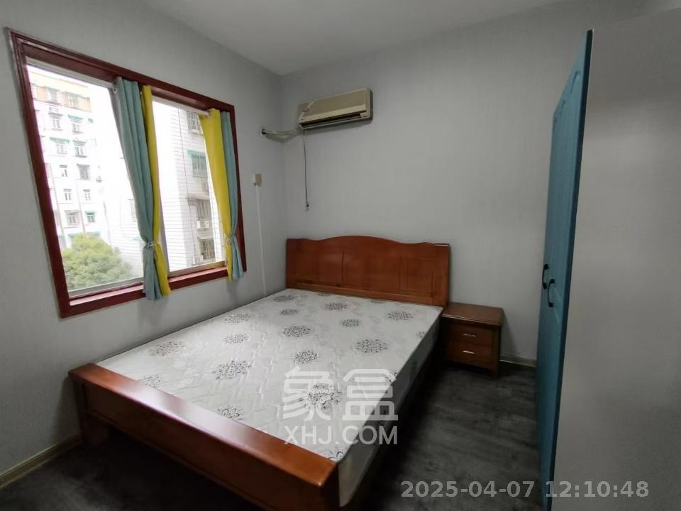 竹园公寓 3室2厅2卫 2700.0元/月 竹园公寓 3室2厅2卫 2700.0元/月室内图