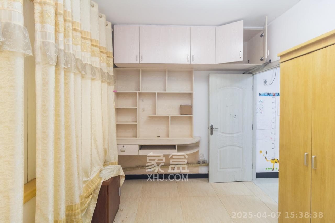 圣力华苑 2室2厅1卫 1400.0元/月 圣力华苑 2室2厅1卫 1400.0元/月室内图