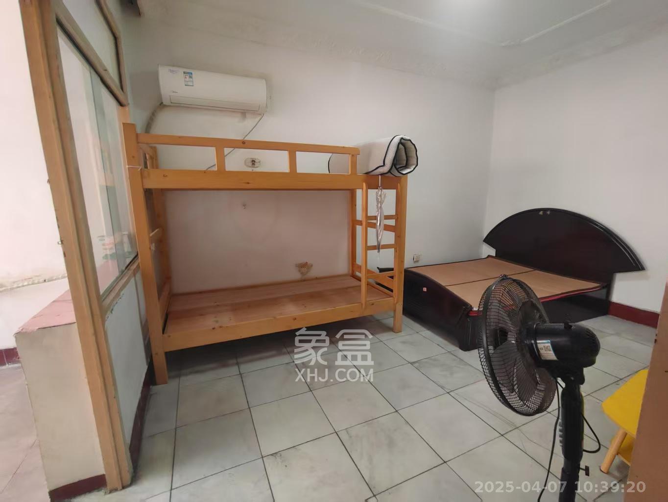 厚生里 4室1厅1卫 1500.0元/月 厚生里 4室1厅1卫 1500.0元/月室内图