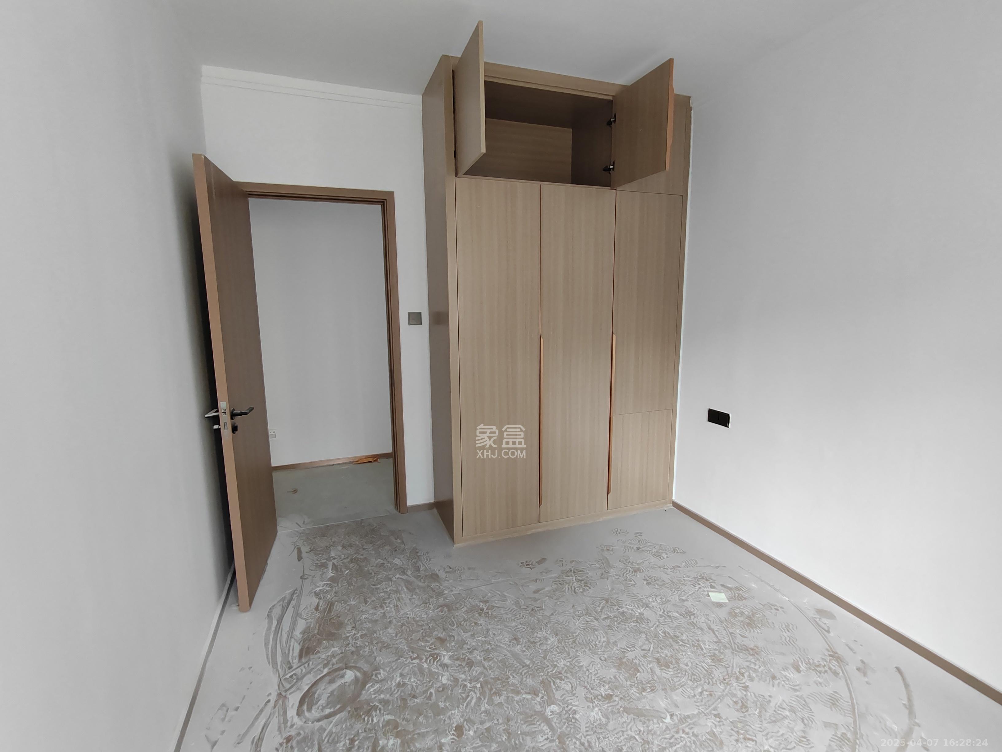 汉唐世家二期 4室2厅2卫 2800.0元/月 汉唐世家二期 4室2厅2卫 2800.0元/月室内图