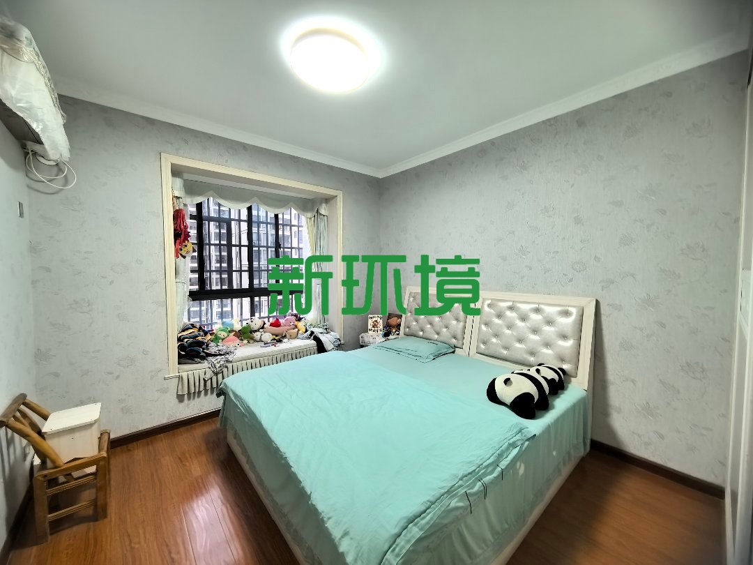 龙源华城  3室2厅2卫   95.00万客厅