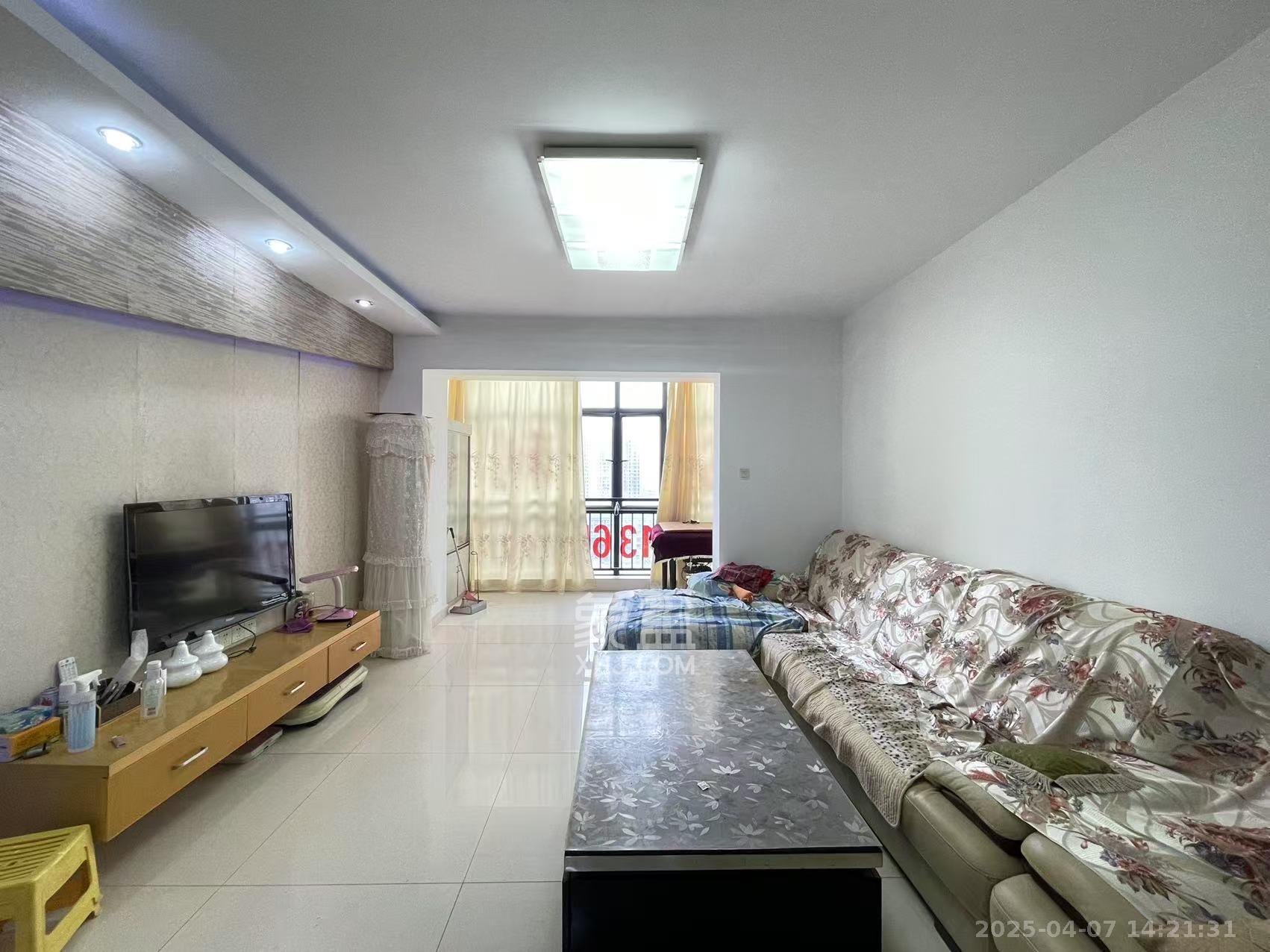 山水华景 3室2厅2卫 2500.0元/月 山水华景 3室2厅2卫 2500.0元/月室内图