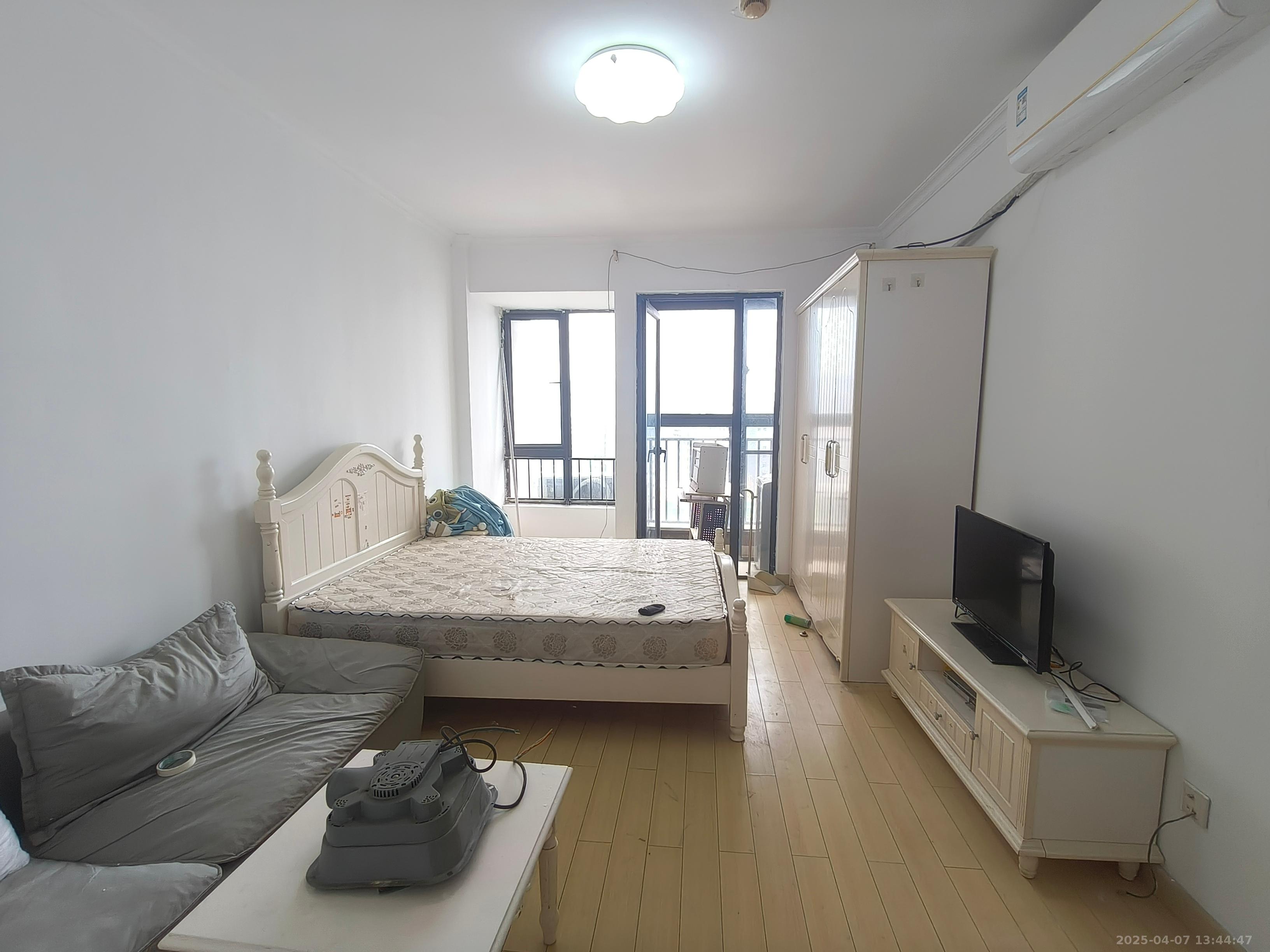 万科城市花园 1室1厅1卫 1350.0元/月 万科城市花园 1室1厅1卫 1350.0元/月室内图