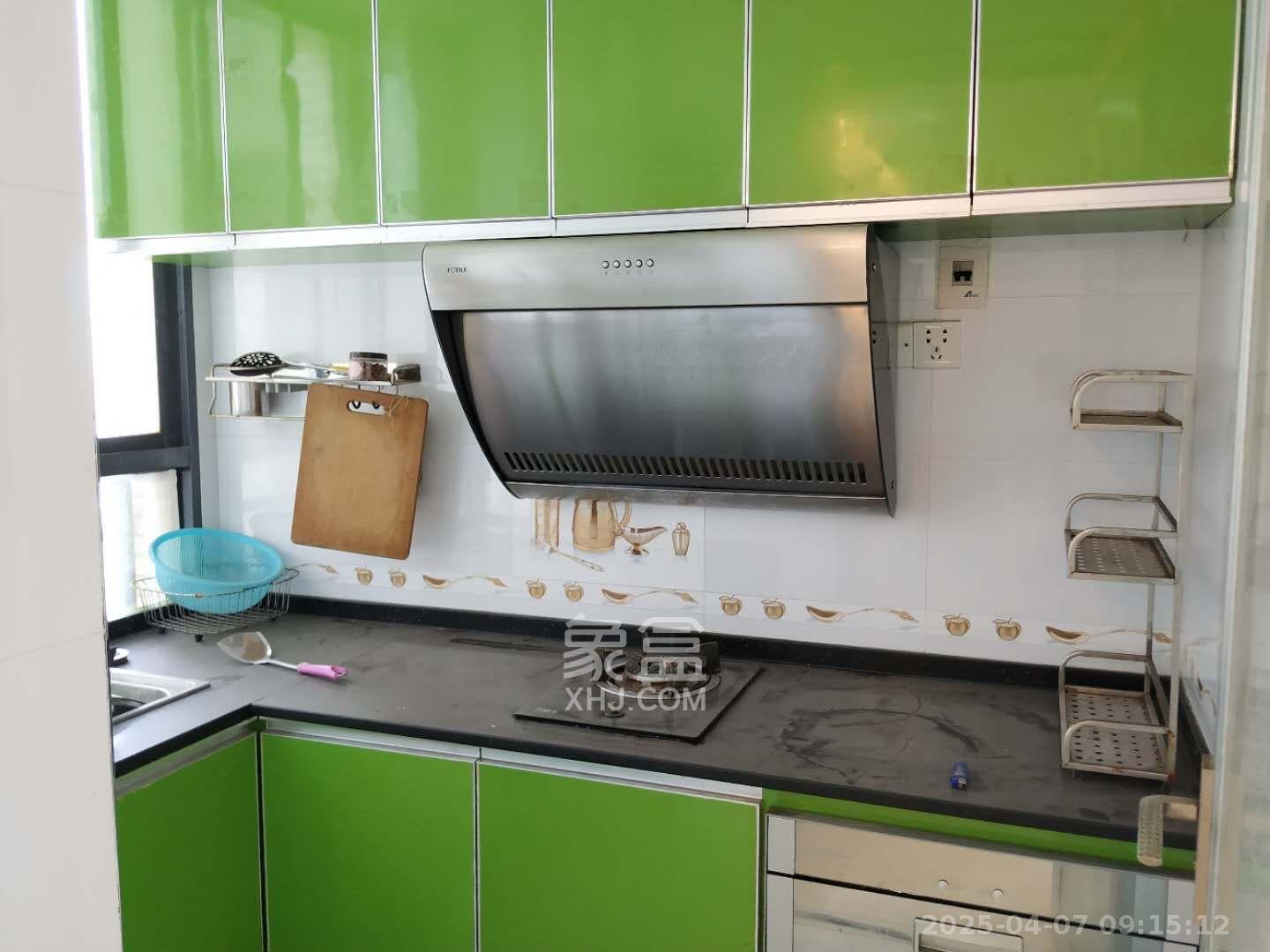 莱茵城  3室2厅2卫   2400.00元/月室内图