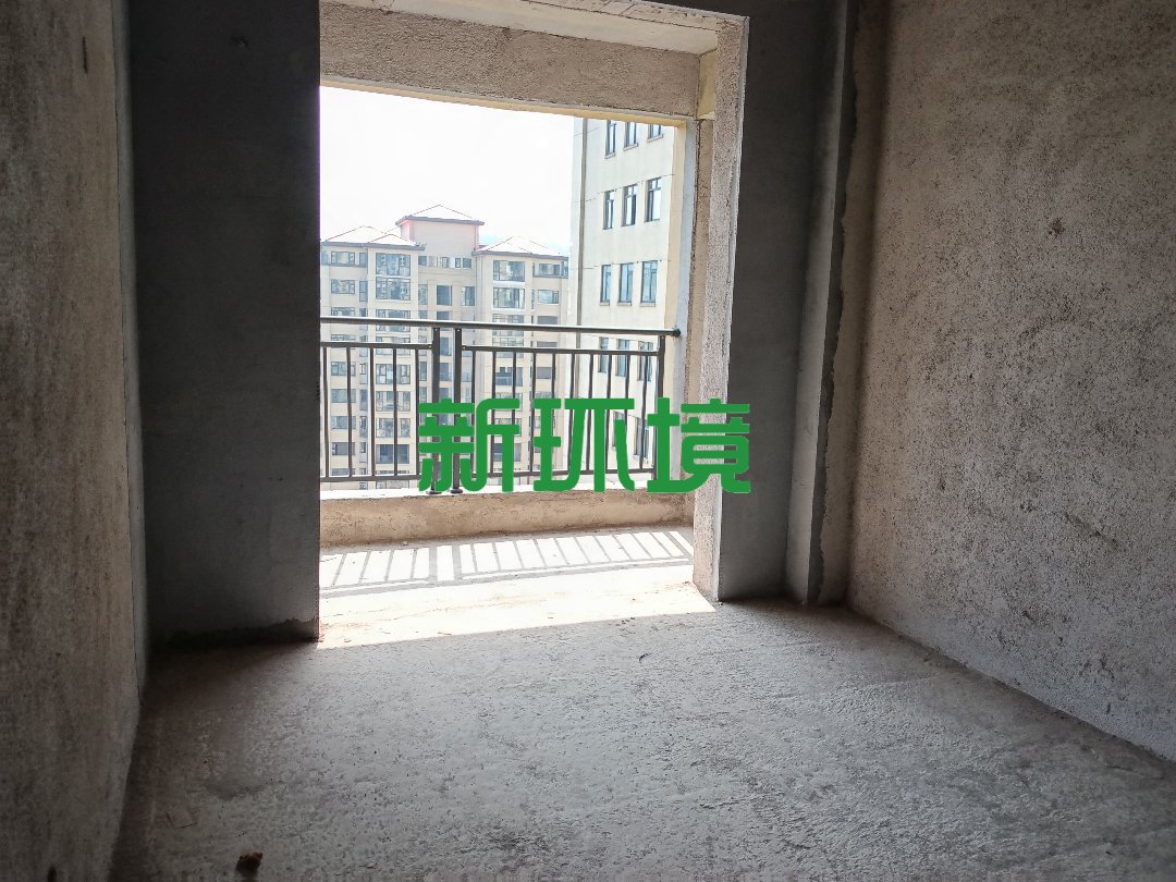 丽景天下二期  3室2厅2卫   73.00万客厅