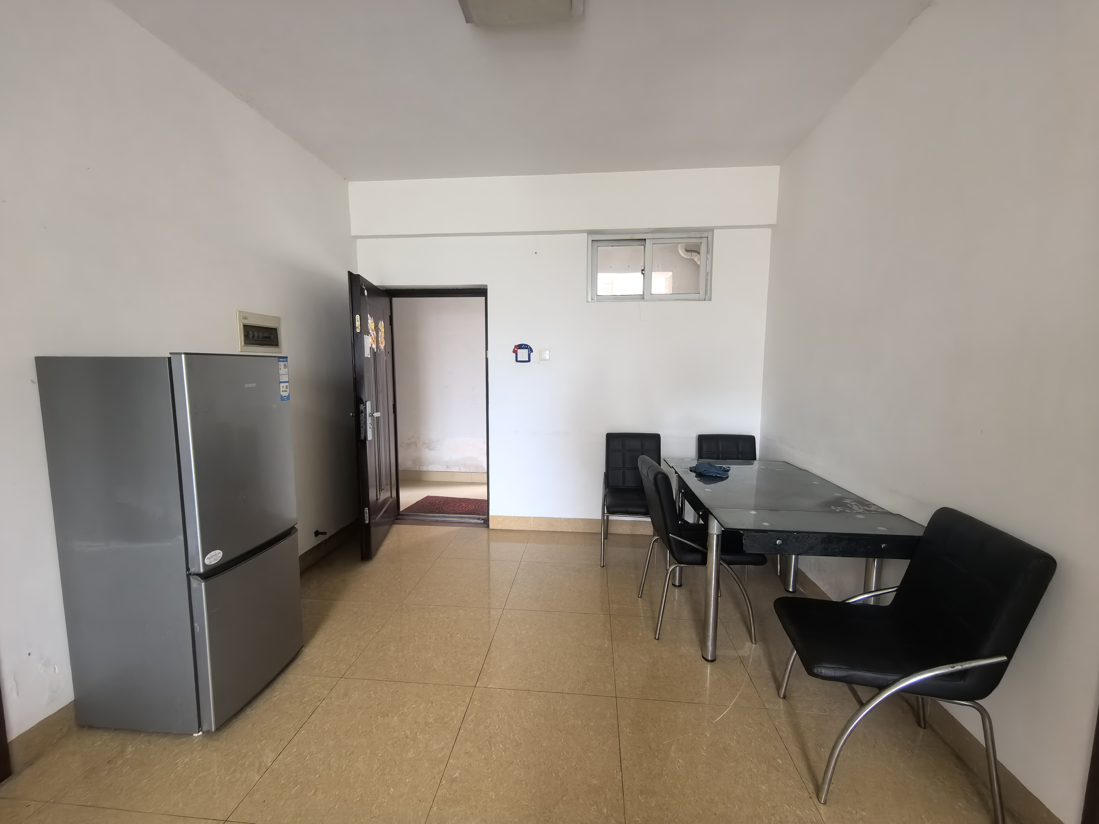 金域湾畔 1室1厅1卫 105.0万 金域湾畔 1室1厅1卫 105.0万客厅