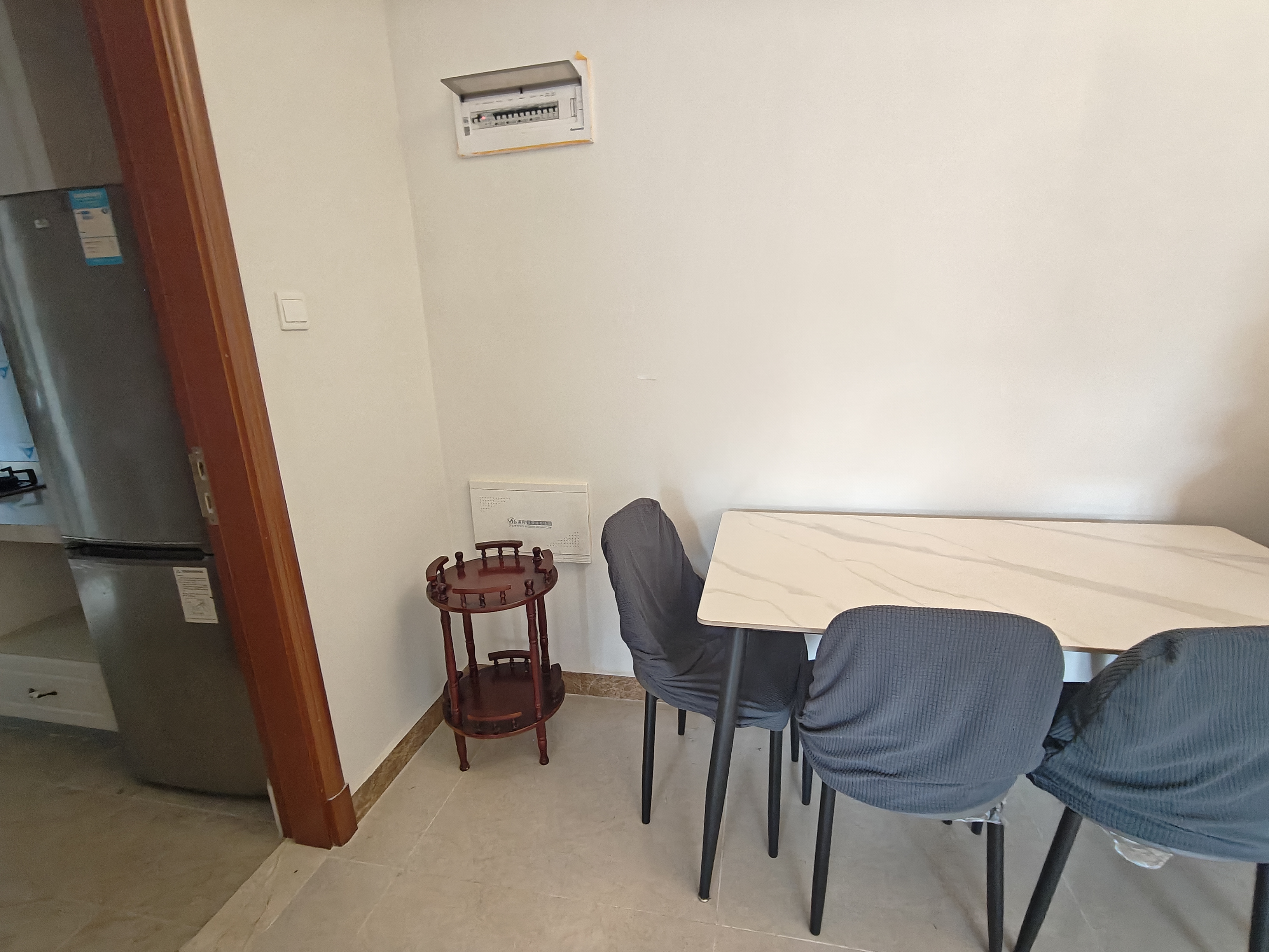 恒大华府 3室1厅1卫 1800.0元/月 恒大华府 3室1厅1卫 1800.0元/月室内图