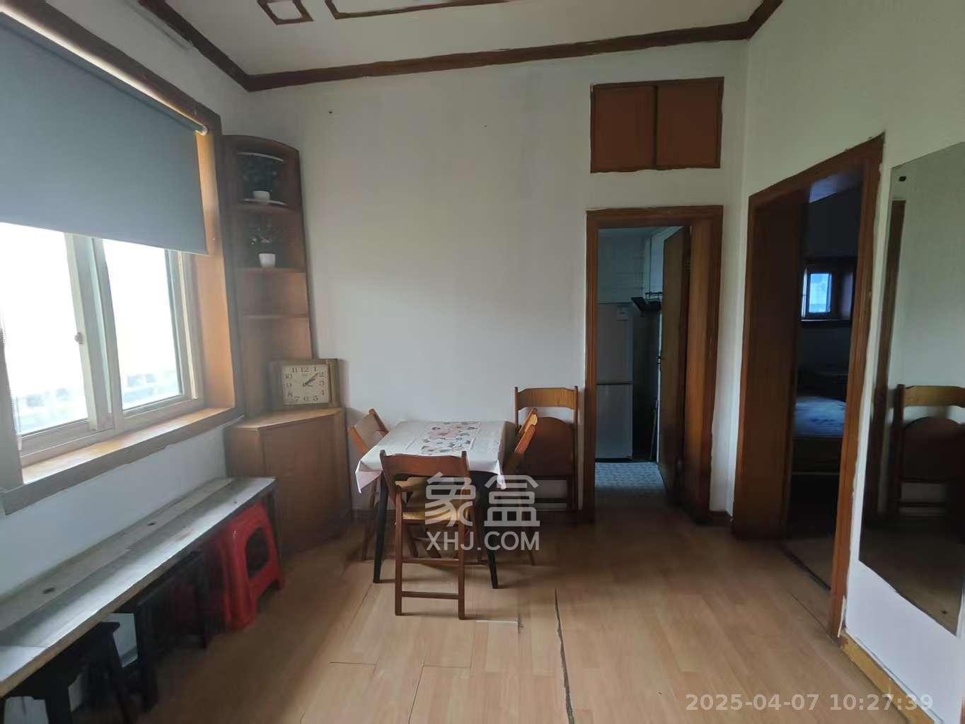 火车站邮政局宿舍 2室2厅1卫 1300.0元/月 火车站邮政局宿舍 2室2厅1卫 1300.0元/月室内图