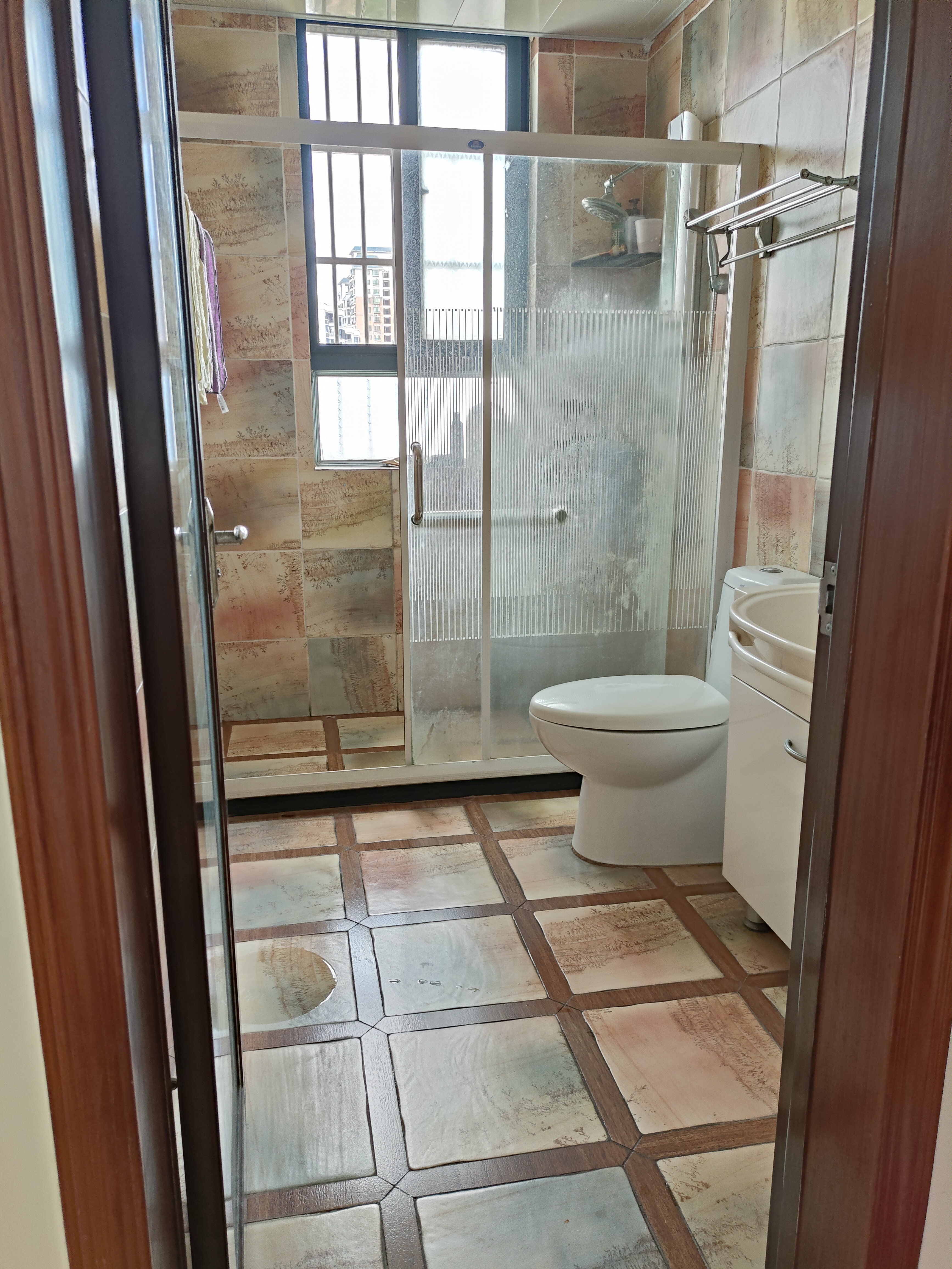 都市森林 5室2厅2卫 300.0万 都市森林 5室2厅2卫 300.0万室内图