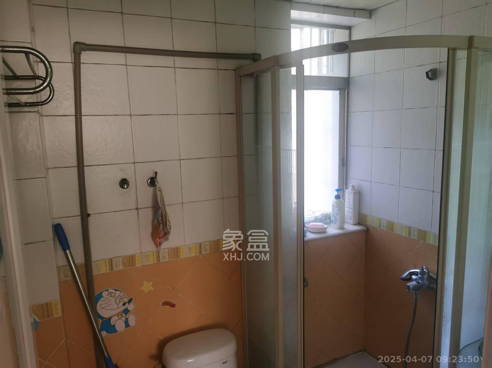 南明苑西区 4室2厅2卫 2800.0元/月 南明苑西区 4室2厅2卫 2800.0元/月室内图