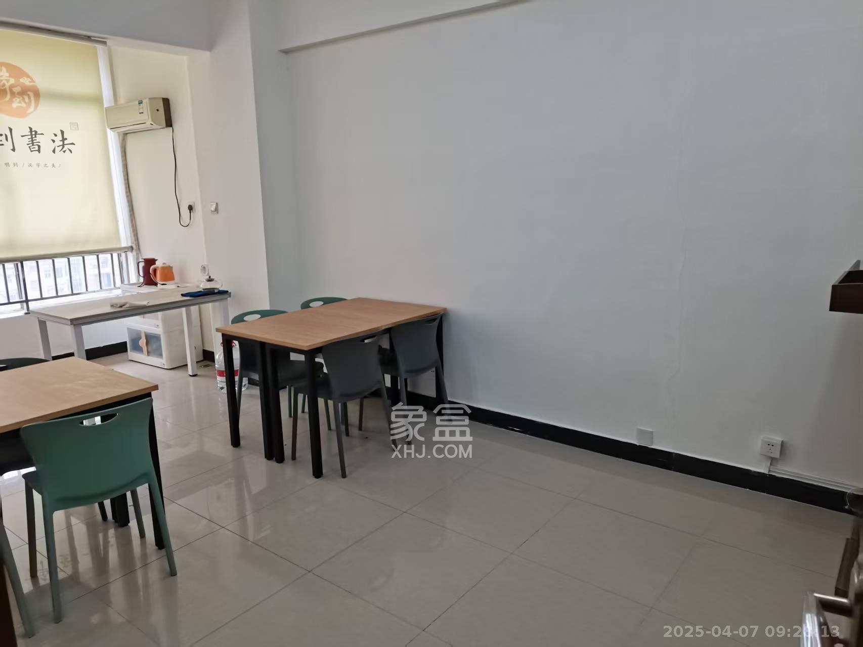 鸿飞大厦 1室1厅1卫 2600.0元/月 鸿飞大厦 1室1厅1卫 2600.0元/月室内图