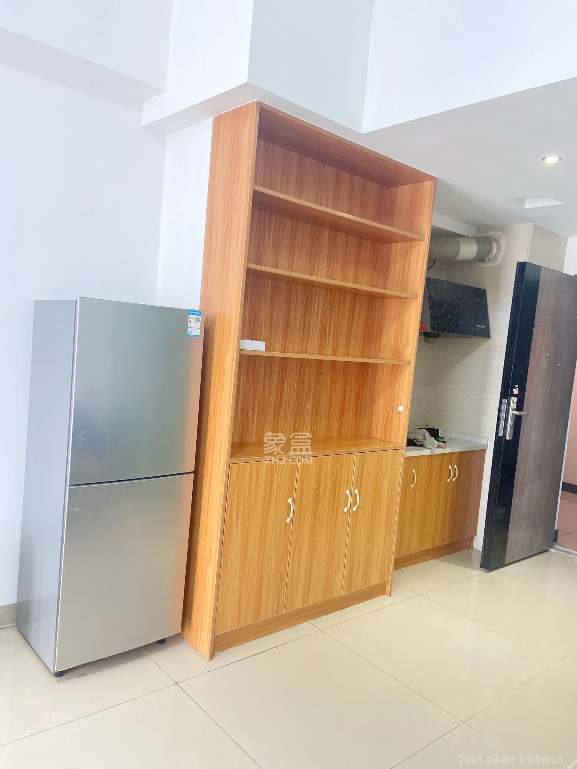 新世界广场  1室1厅1卫   1300.00元/月室内图