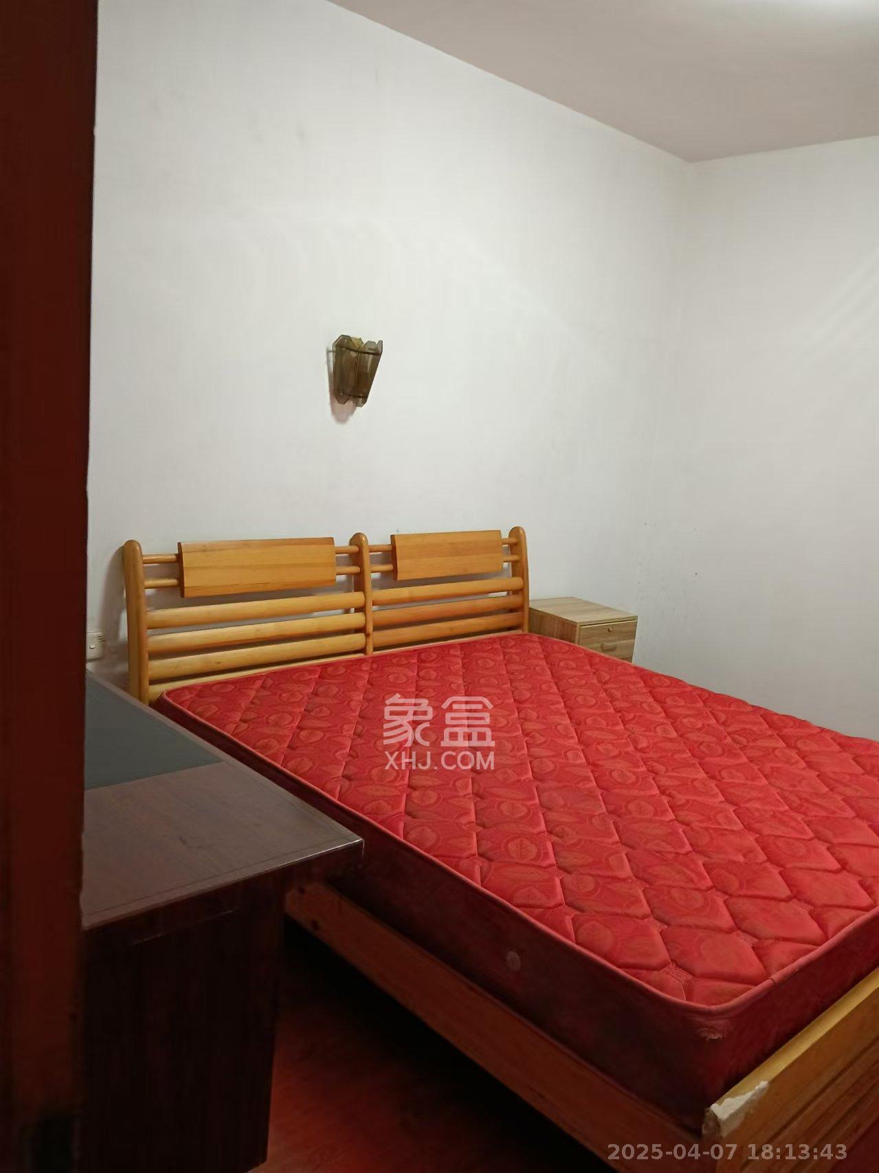 中南汽车世界 3室2厅1卫 1400.0元/月 中南汽车世界 3室2厅1卫 1400.0元/月室内图