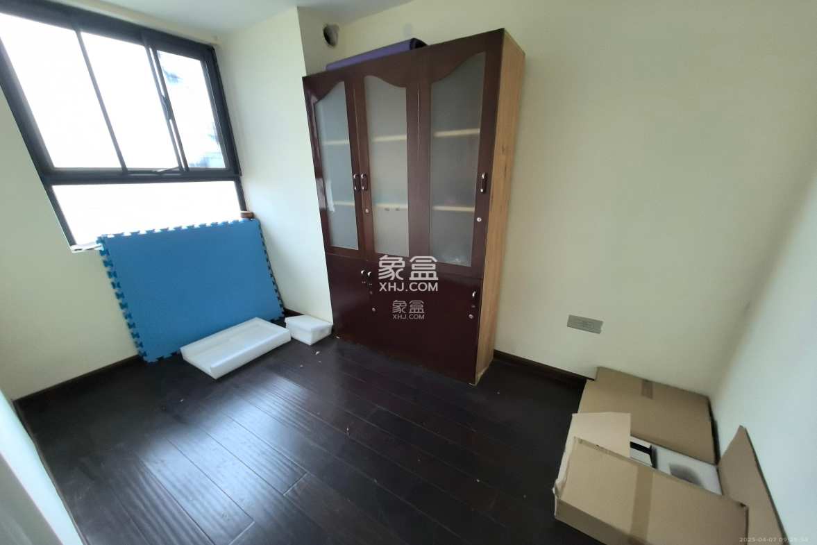 京武浪琴山一、二期 3室2厅1卫 4200.0元/月 京武浪琴山一、二期 3室2厅1卫 4200.0元/月室内图