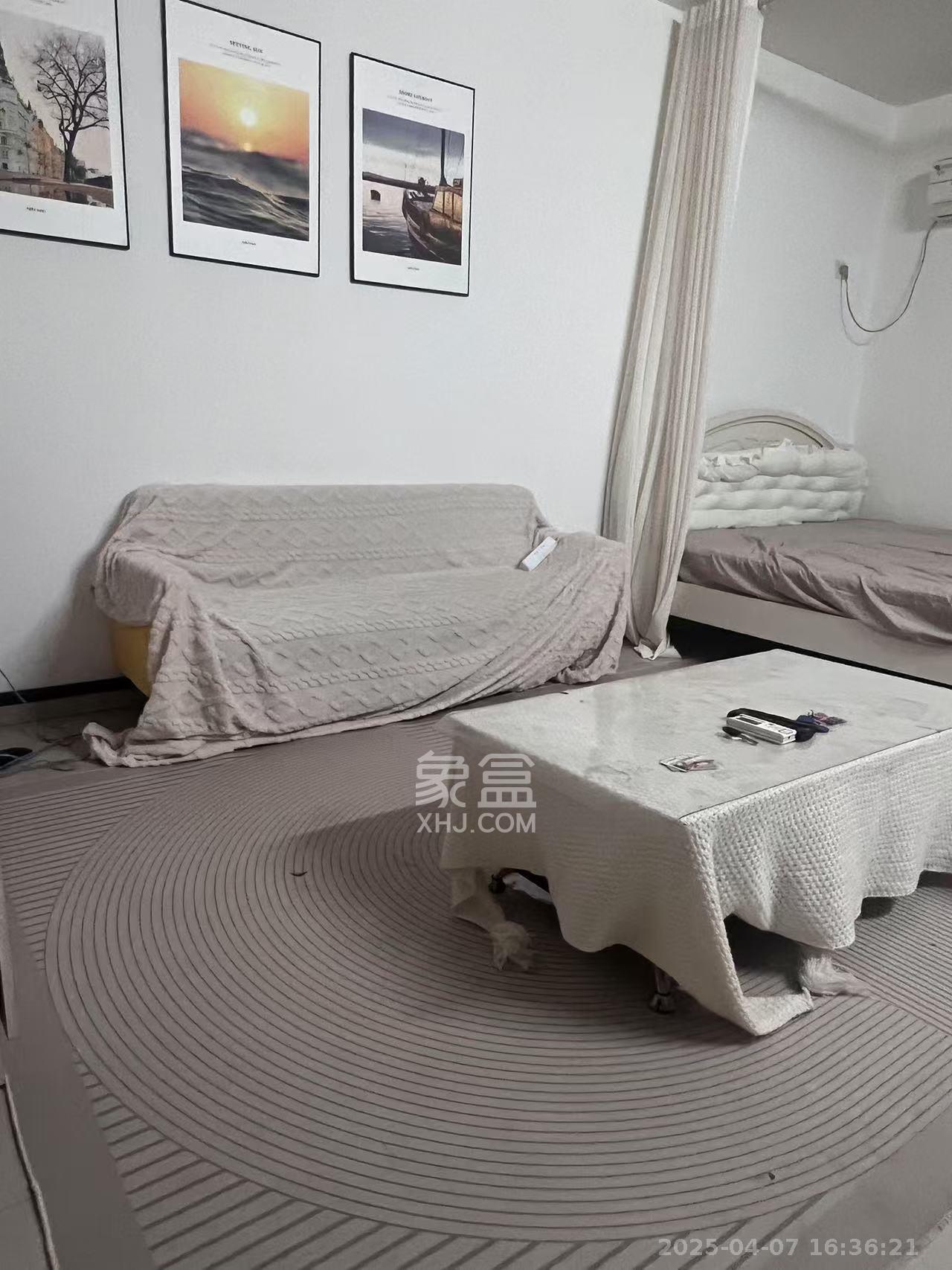 三万英尺  1室1厅1卫   1700.00元/月室内图