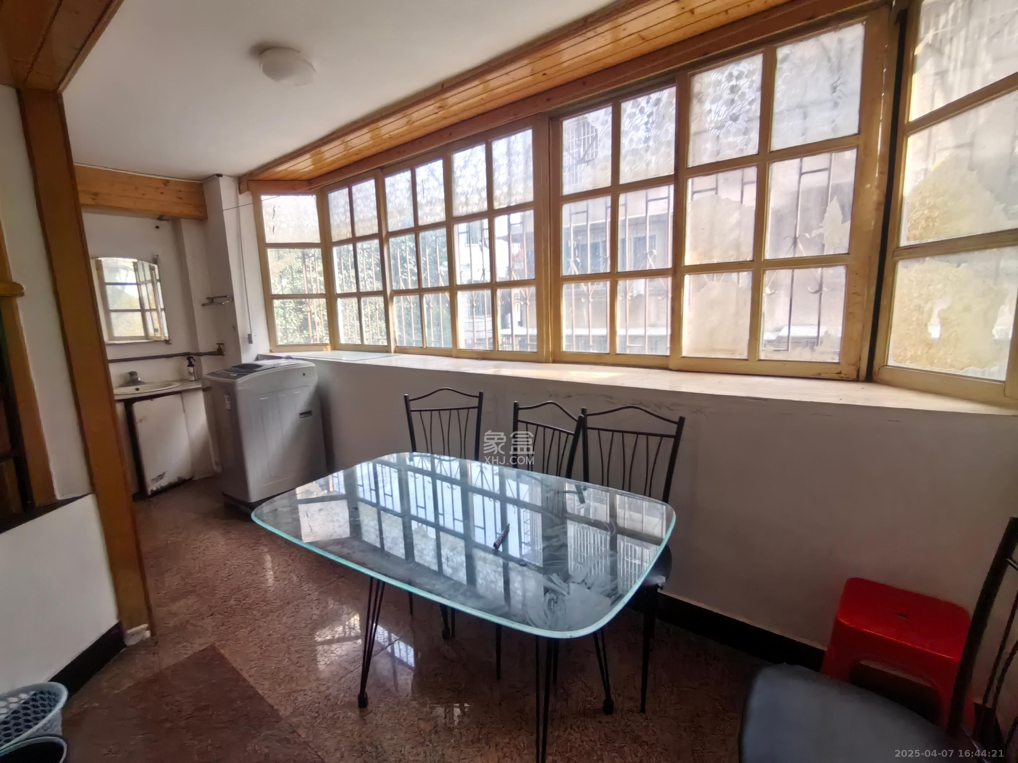 白沙公寓 2室1厅1卫 1800.0元/月 白沙公寓 2室1厅1卫 1800.0元/月室内图