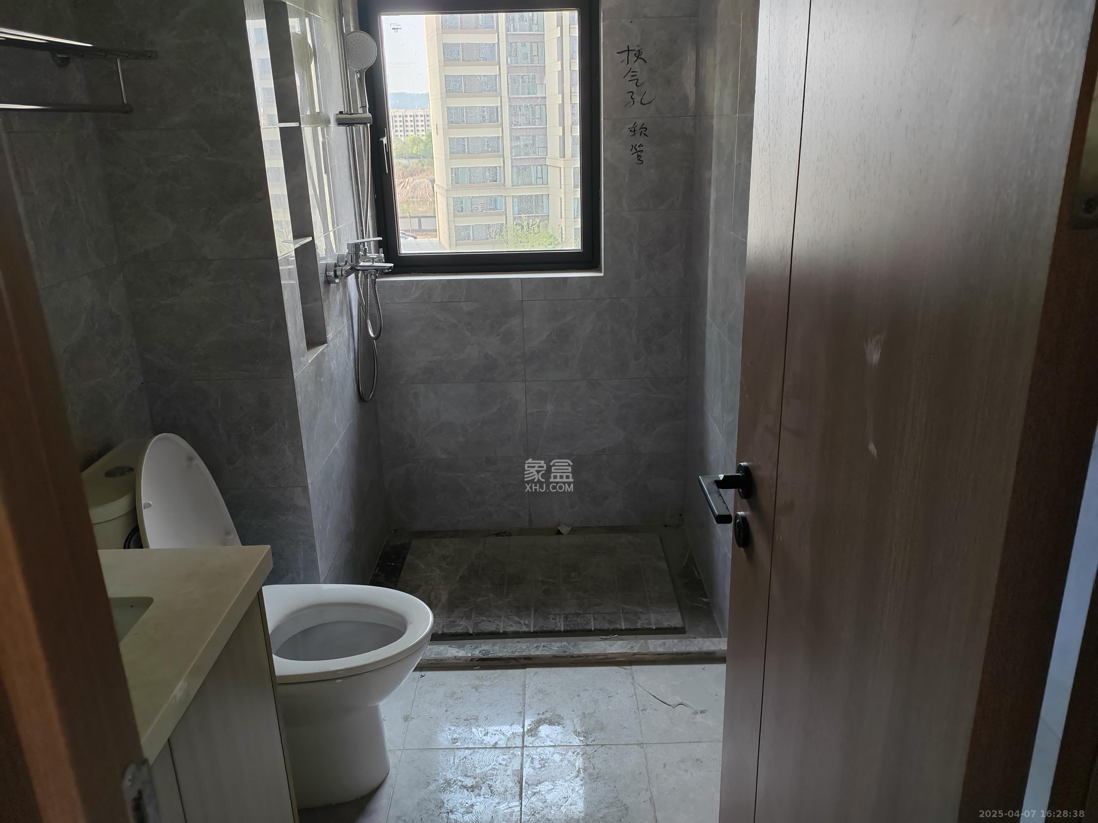 汉唐世家二期  4室2厅2卫   2800.00元/月室内图