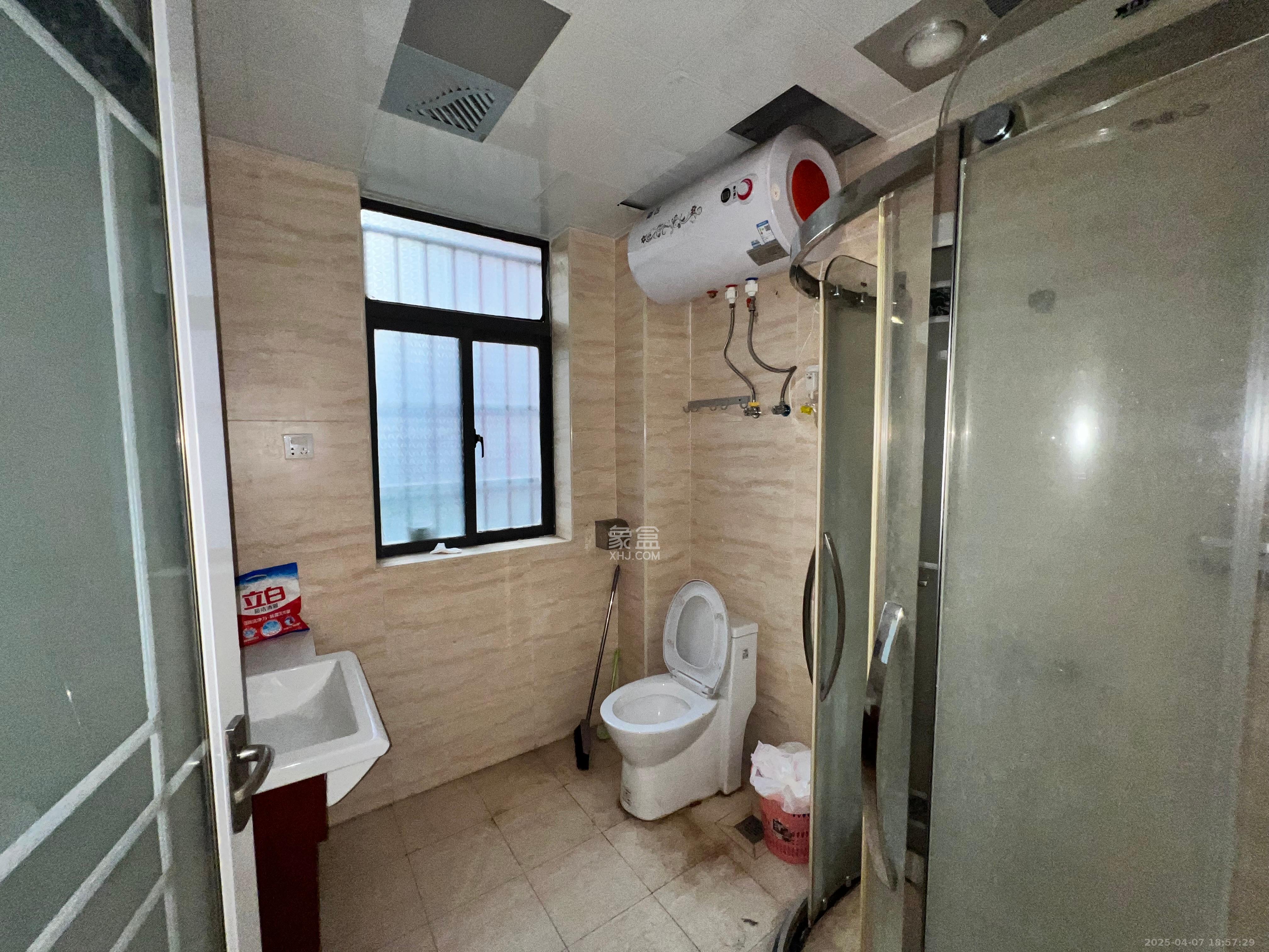 恒盛世家 4室1厅2卫 2000.0元/月 恒盛世家 4室1厅2卫 2000.0元/月室内图