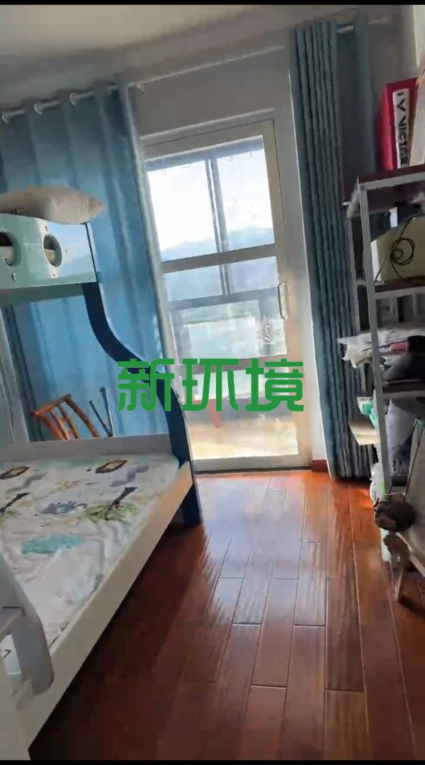 锦绣边城  4室2厅2卫   81.00万客厅