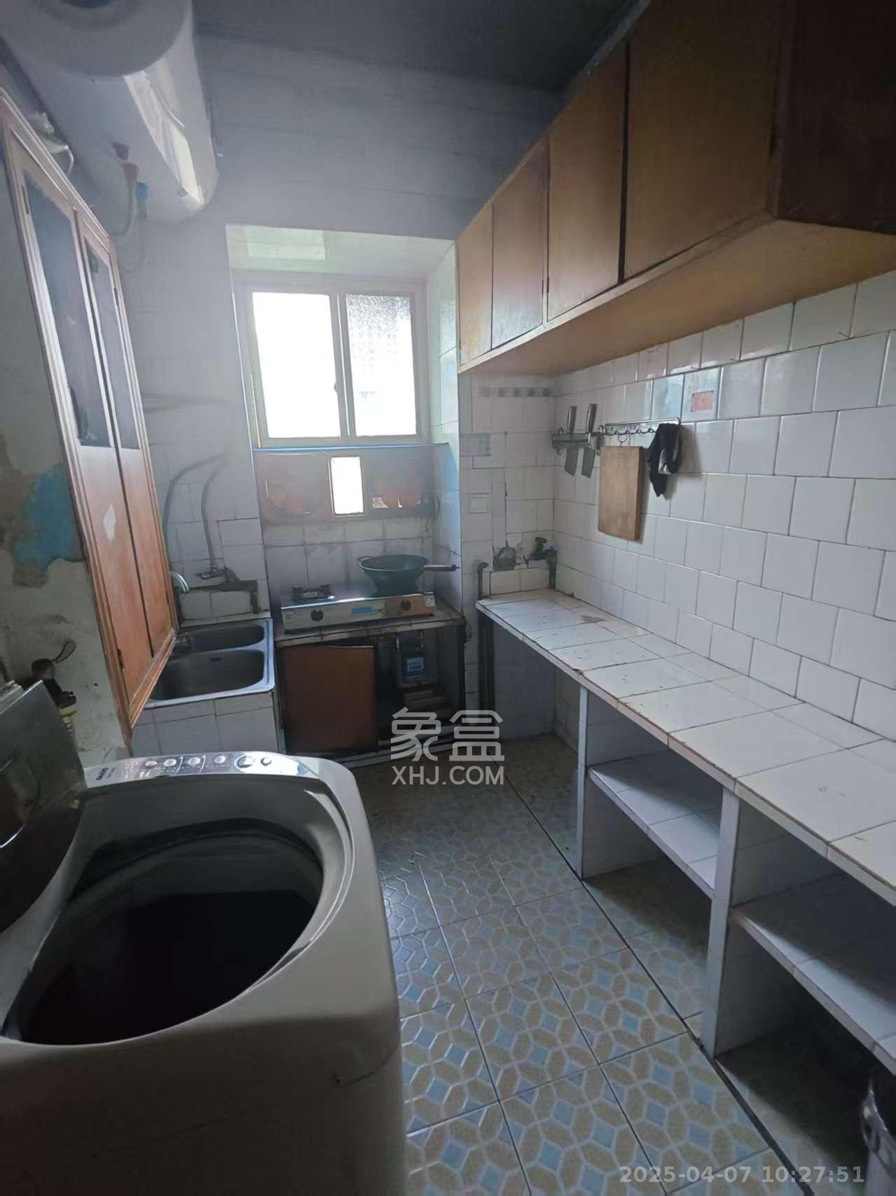 火车站邮政局宿舍 2室2厅1卫 1300.0元/月 火车站邮政局宿舍 2室2厅1卫 1300.0元/月室内图