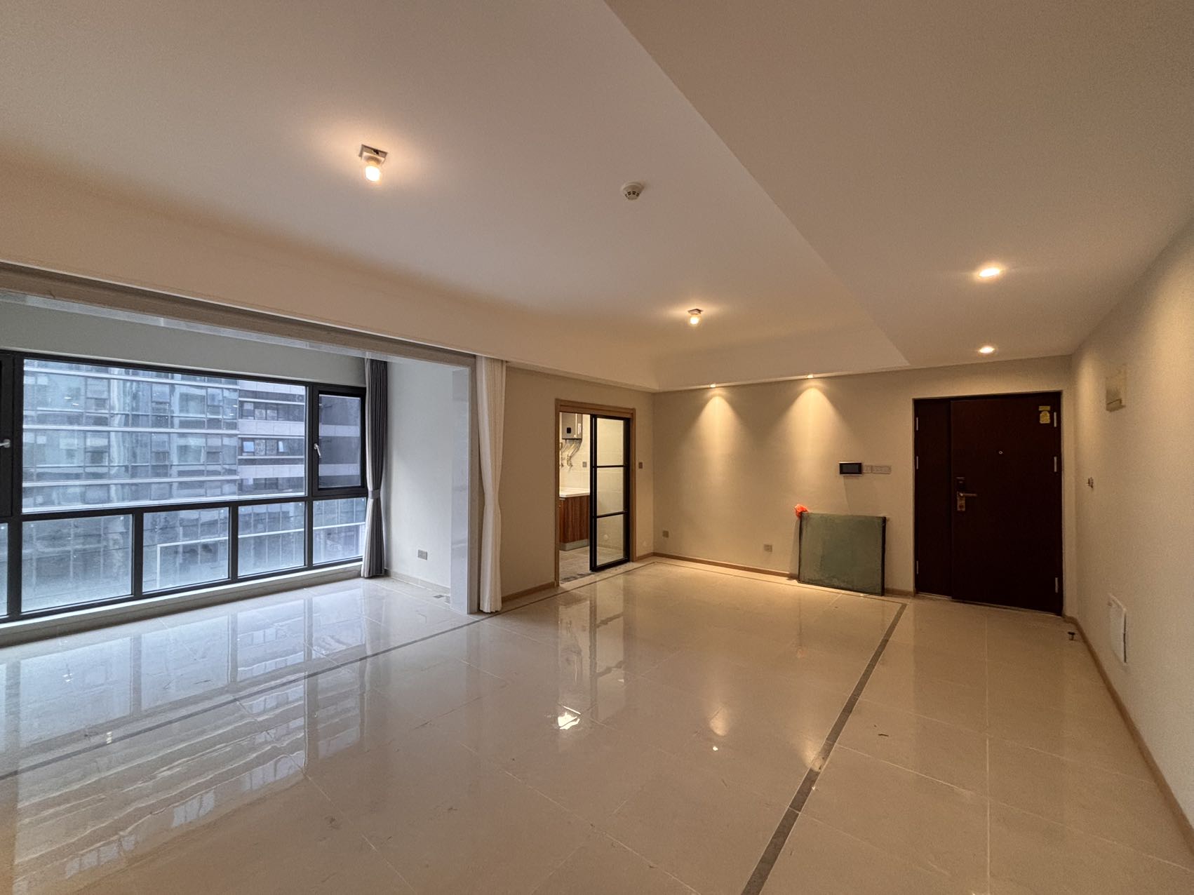 大华锦绣海岸四期  3室2厅2卫    199.0万 大华锦绣海岸四期  3室2厅2卫    199.0万室内图