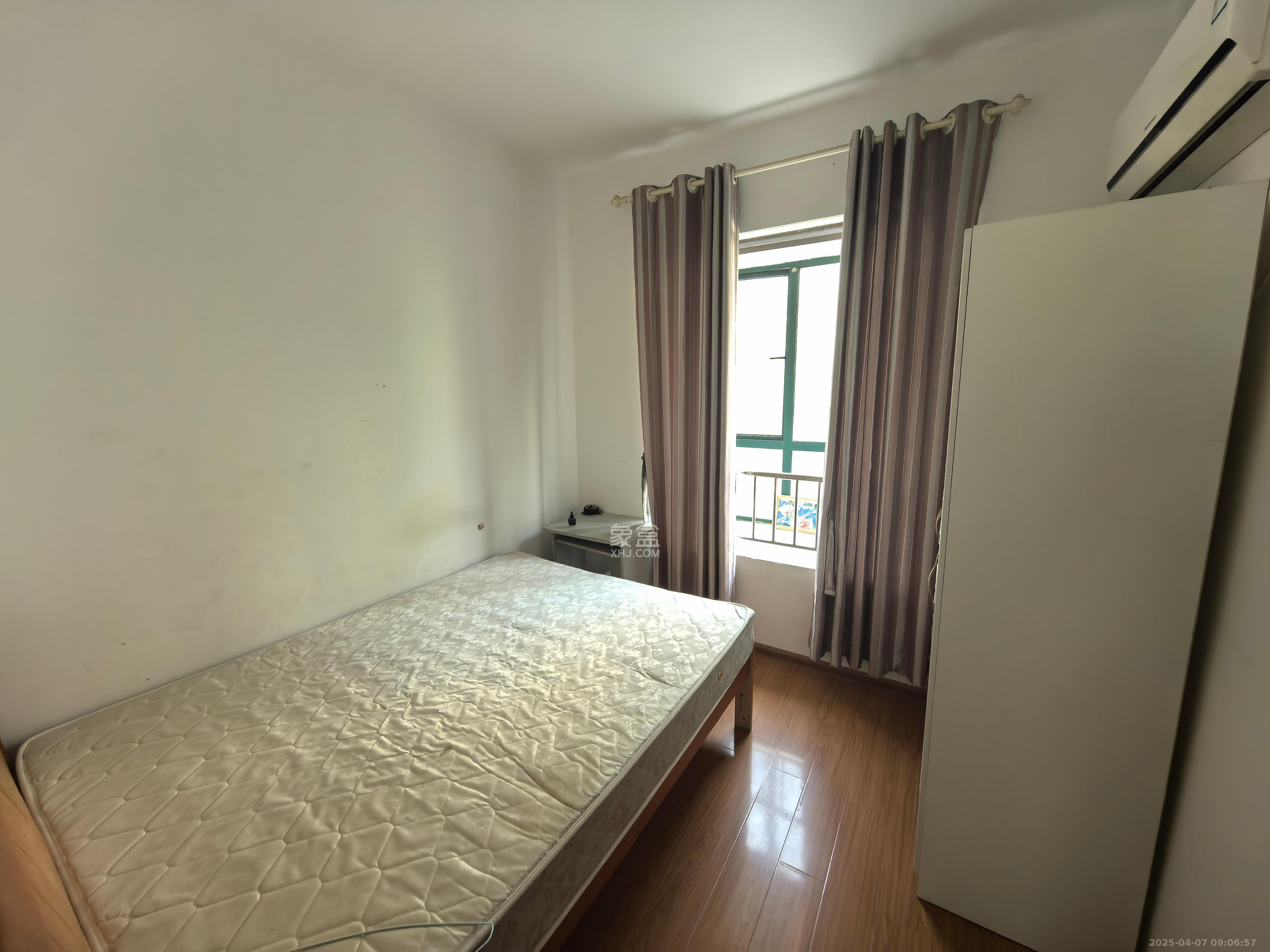 湘府东苑  3室2厅2卫    1800.0元/月室内图